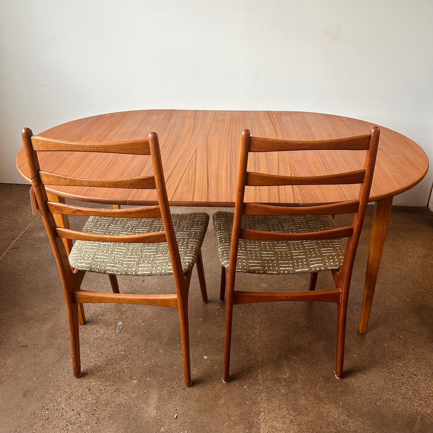DANISH TEAK ROUND TO OVAL DINING TABLE