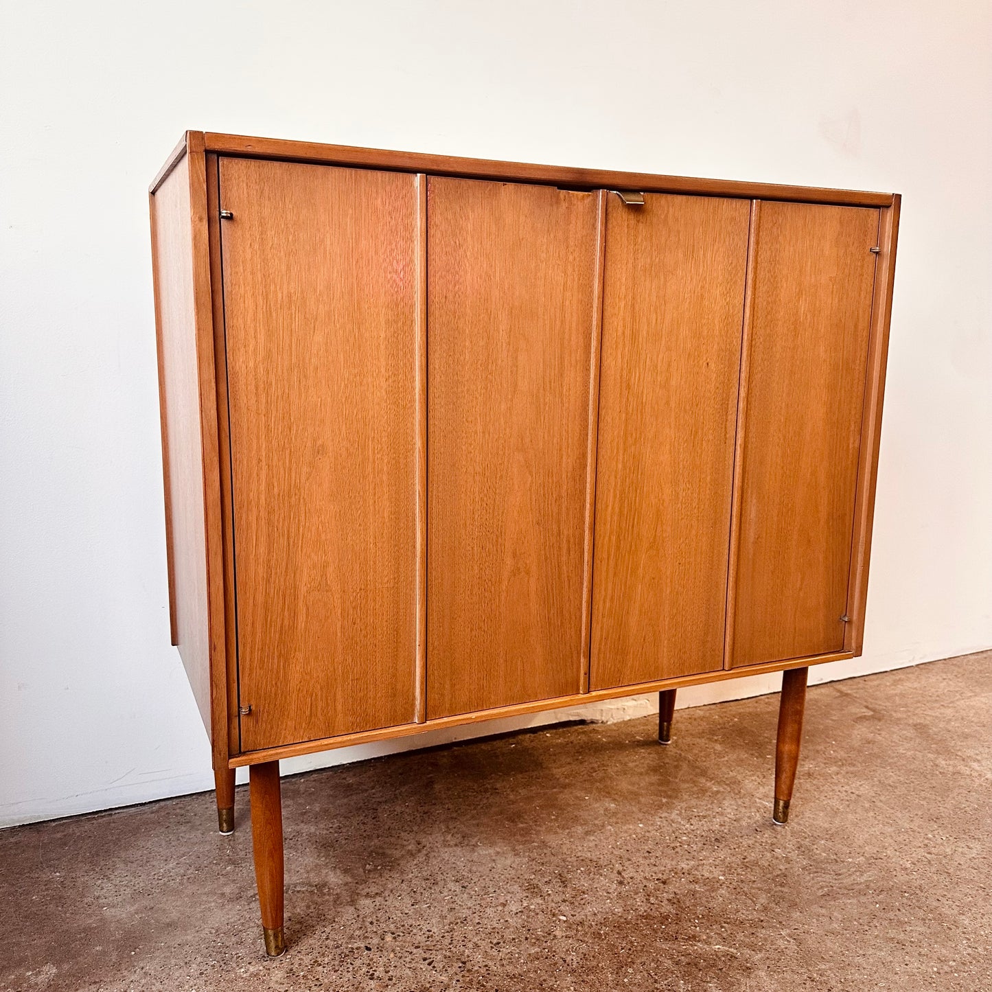 ACCORDION DOOR HONEY TONE BAR CABINET