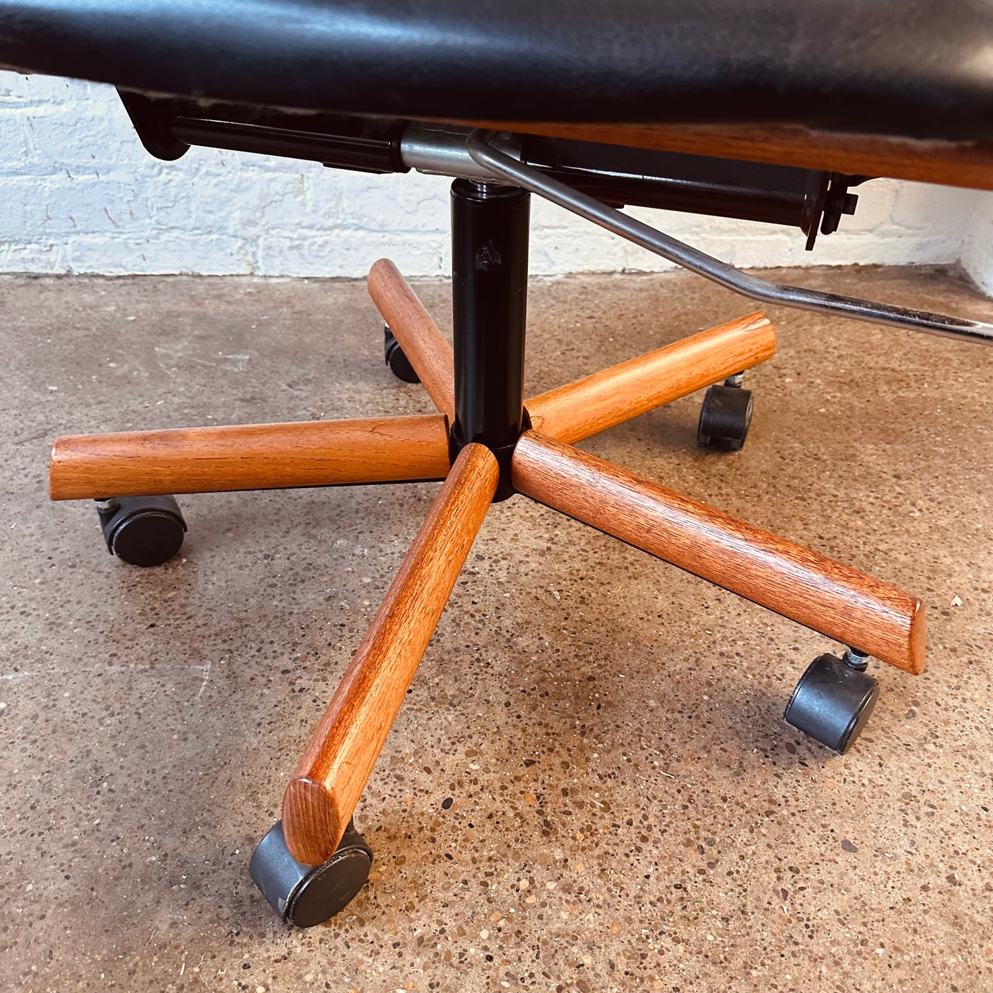 SVA MOBLER DANISH TEAK EXECUTIVE OFFICE CHAIR