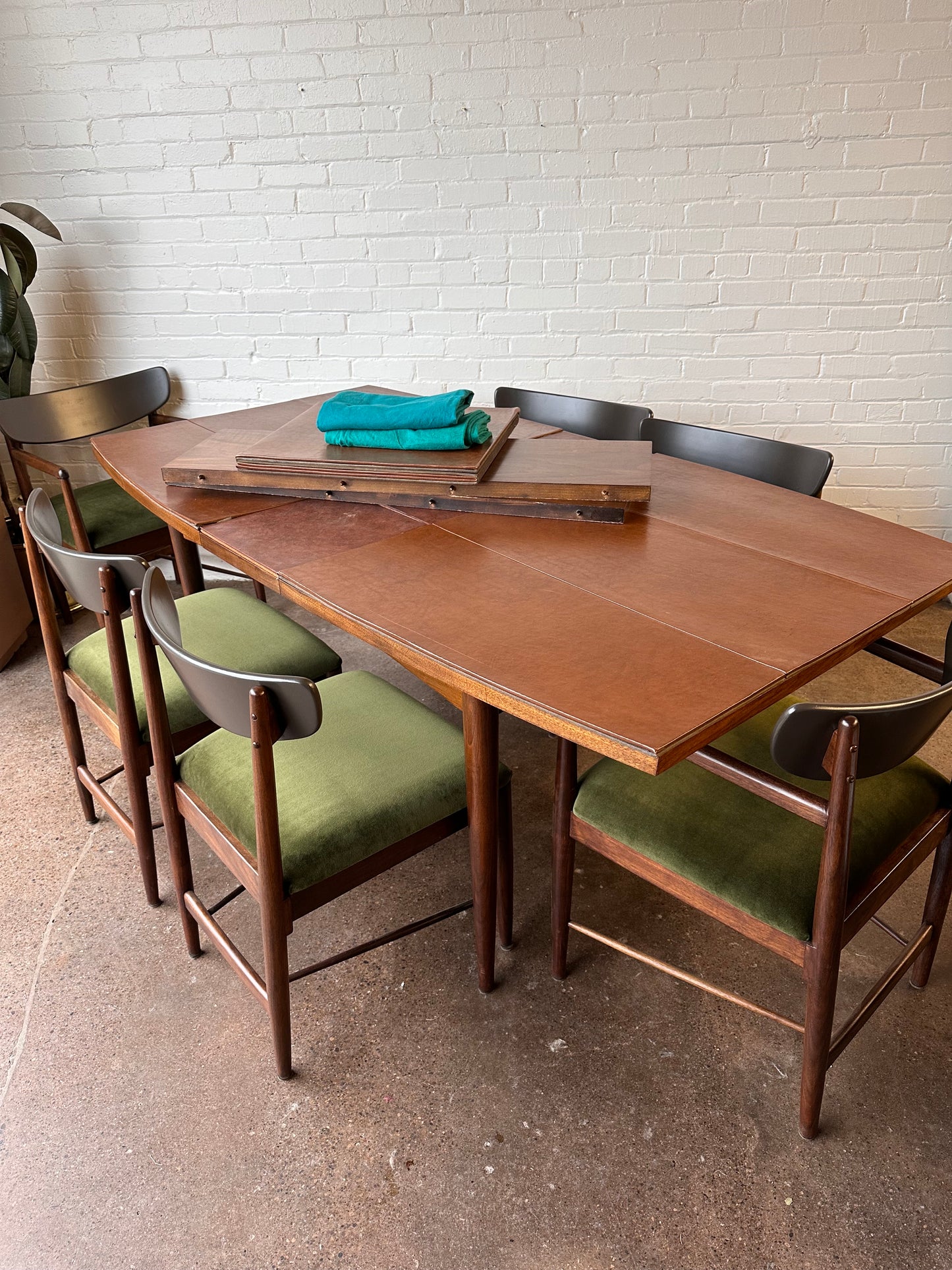 WALNUT DINING SET BY MERTON GERSHUN FOR AMERICAN OF MARTINSVILLE