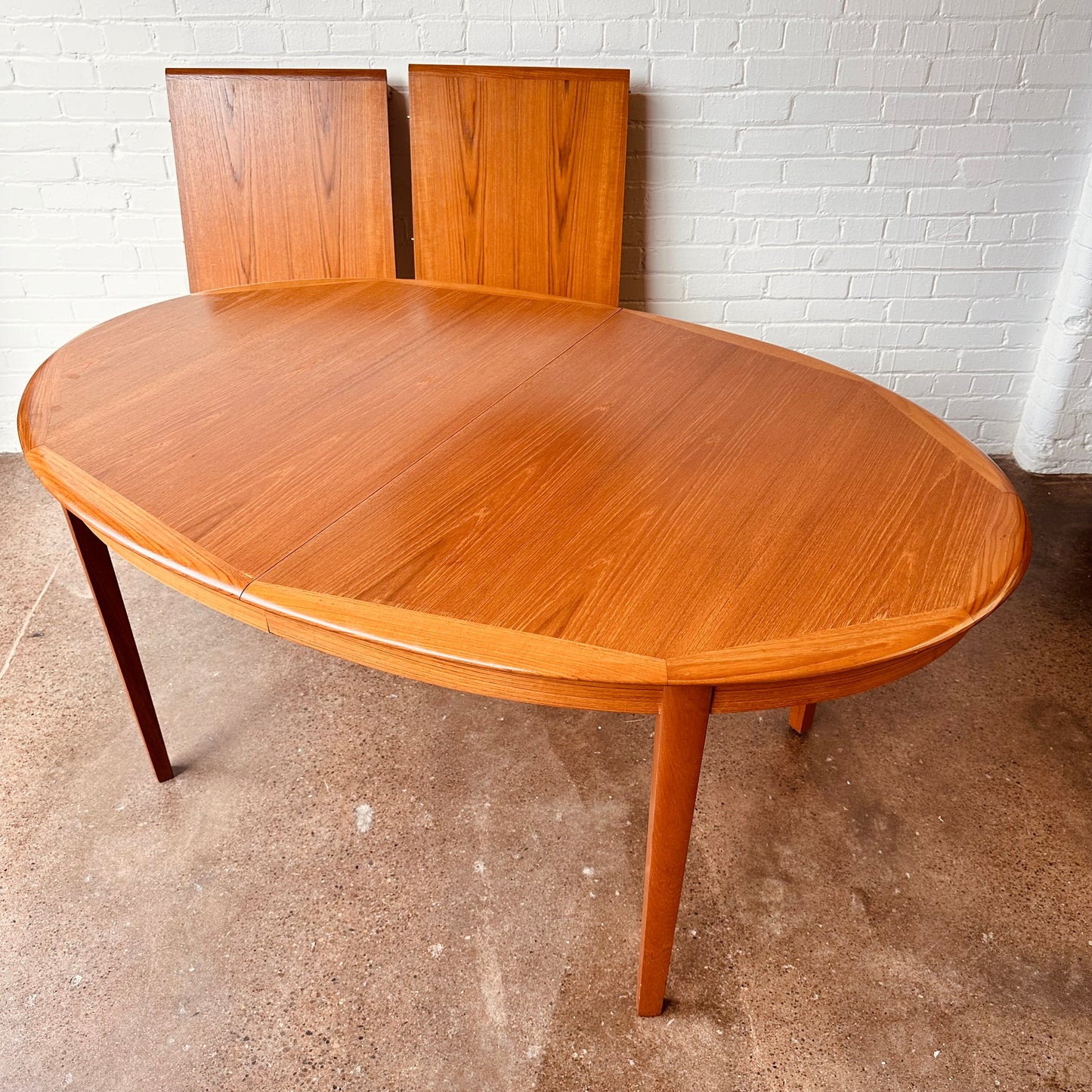 DANISH MODERN OVAL DINING TABLE WITH TWO LEAVES