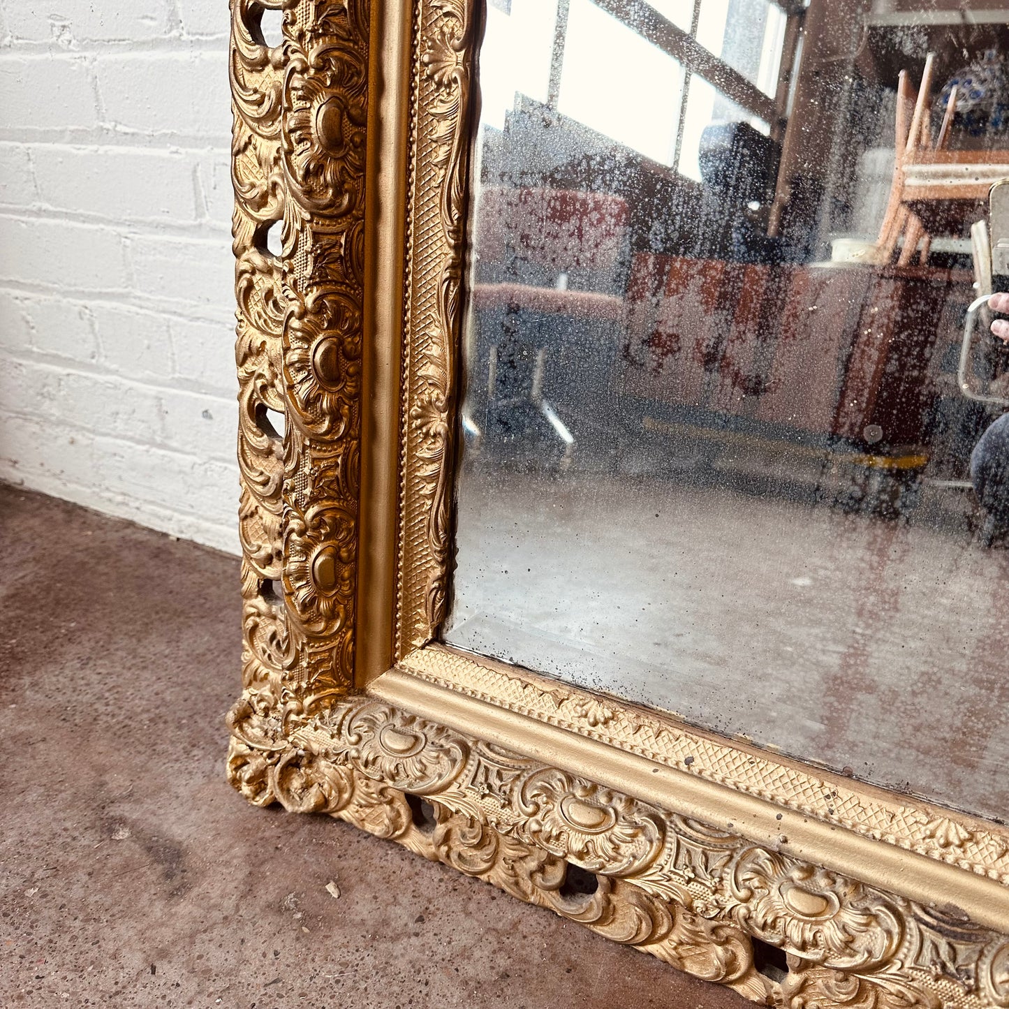 ANTIQUE 19TH CENTURY GOLD GILT CARVED MIRROR