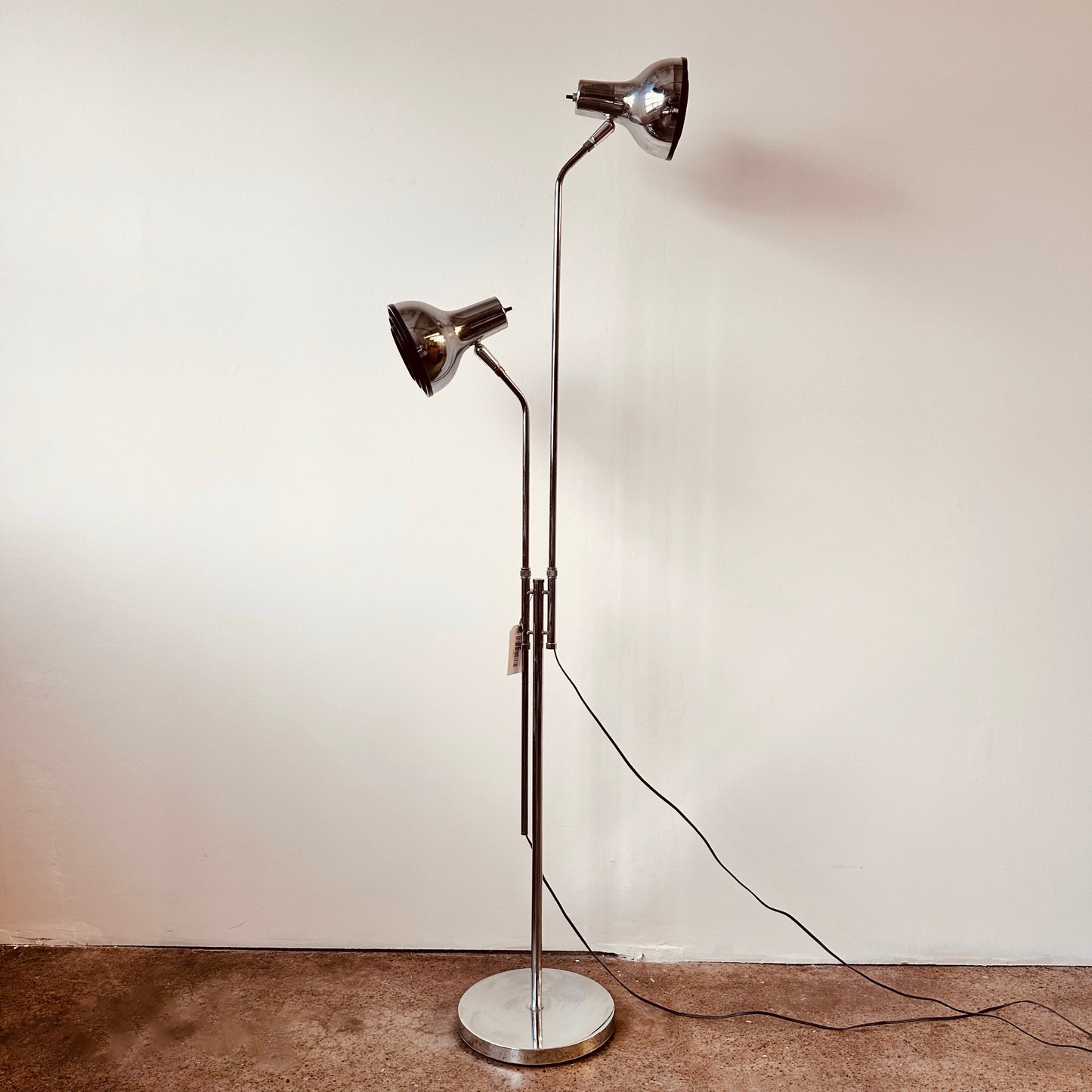 1970’S CHROME DUAL-LIGHT ADJUSTABLE FLOOR LAMP