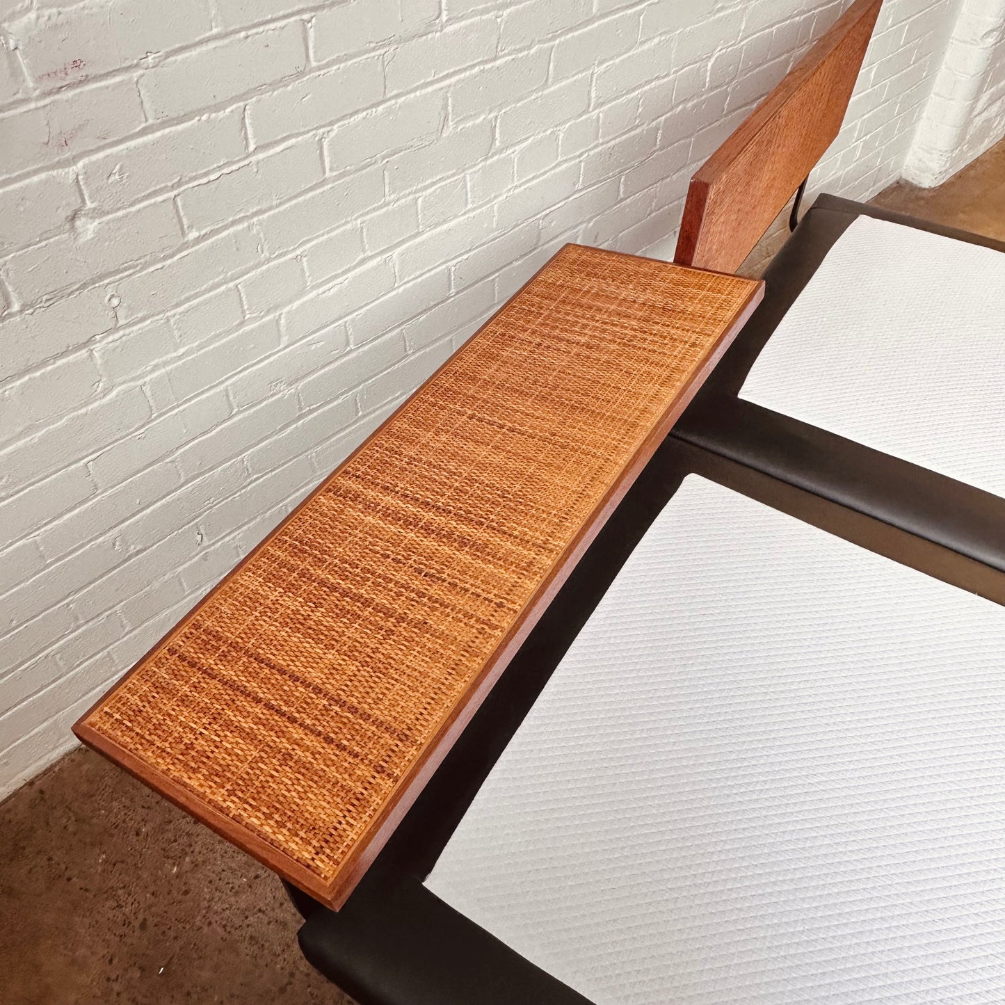 RICHARD SCHULTZ FOR KNOLL EARLY TWIN SIZE BEDS