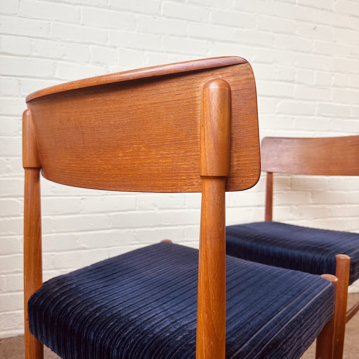 DANISH TEAK CARVED HANDLE DINING CHAIRS - S/6