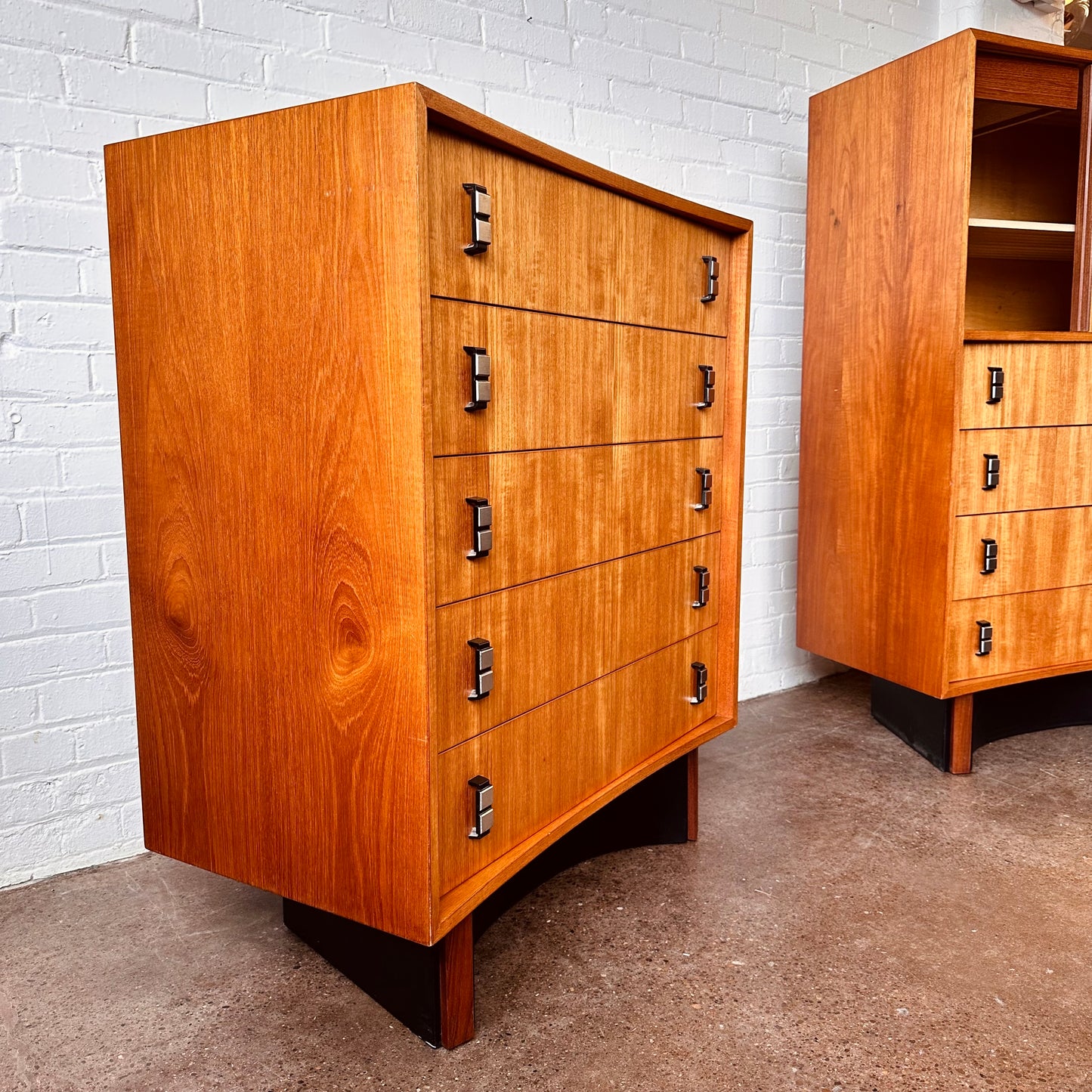 RS ASSOCIATES TEAK 5-DRAWER DRESSER