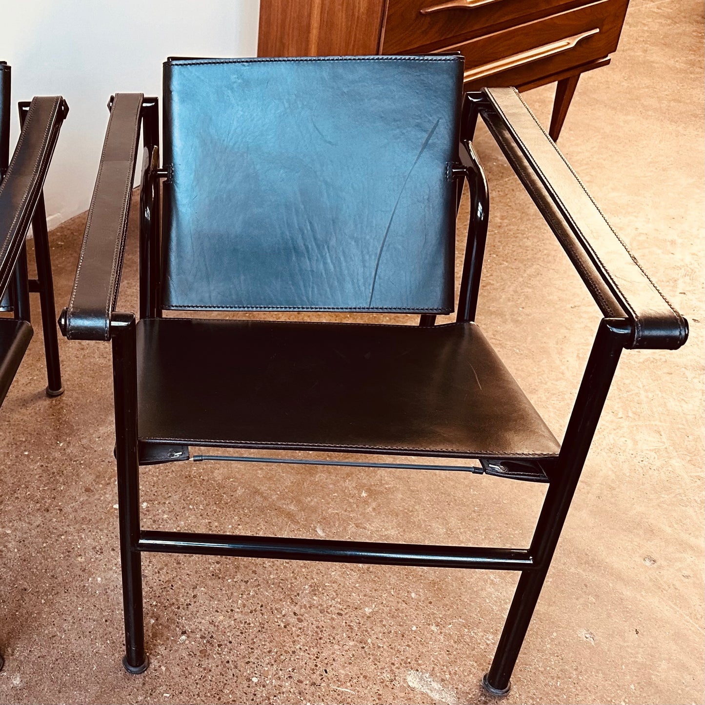LE COURBUSIER LC1 BLACK SLING CHAIRS BY CASSINA