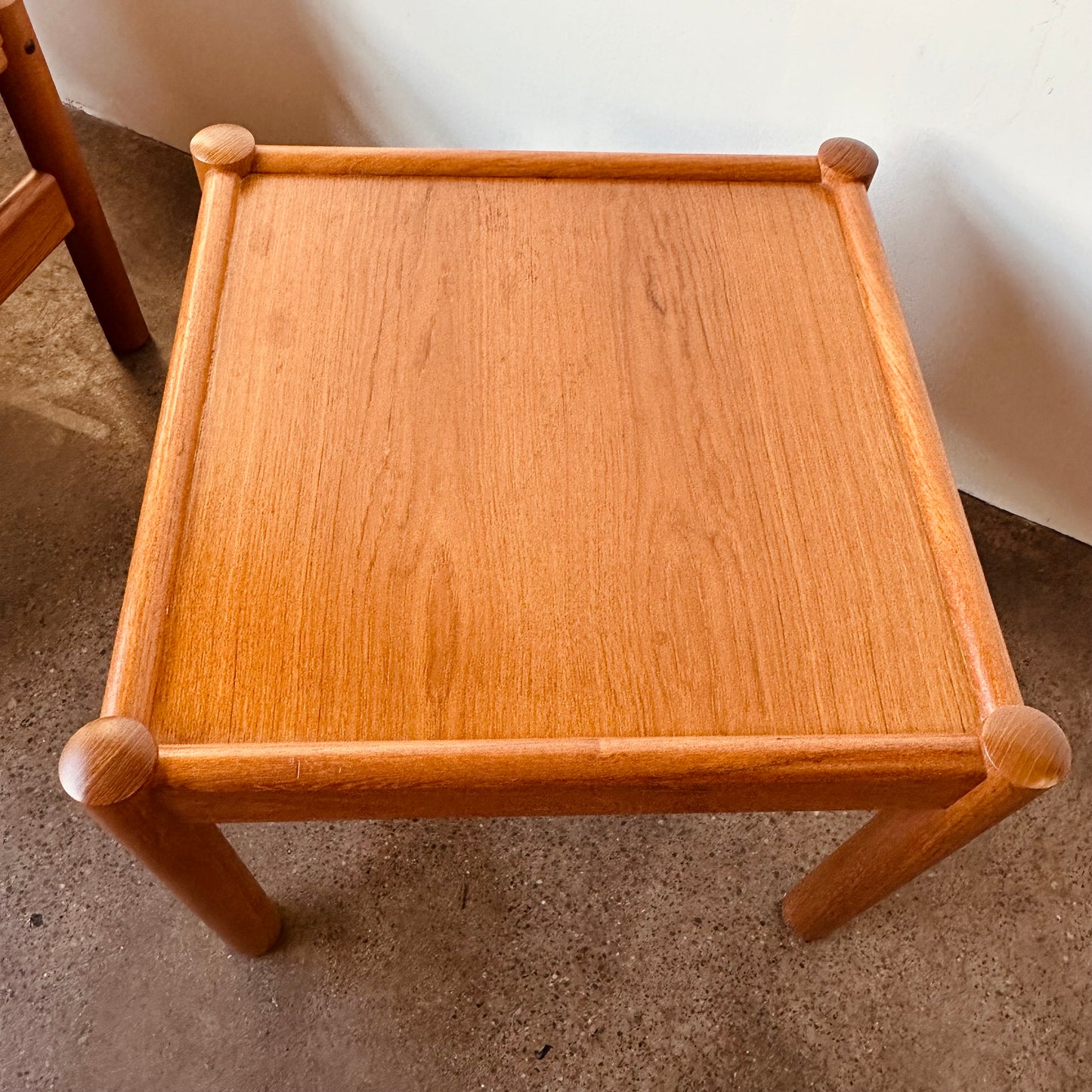 DANISH TEAK ACCENT OR COFFEE TABLE