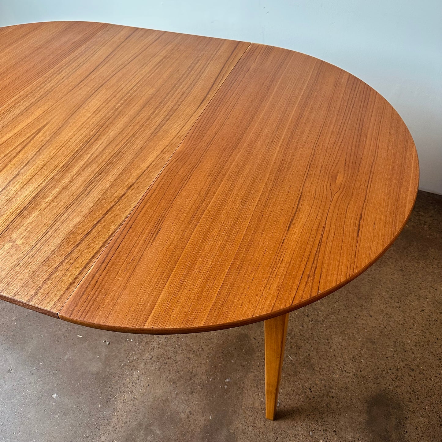 DANISH TEAK ROUND TO OVAL DINING TABLE