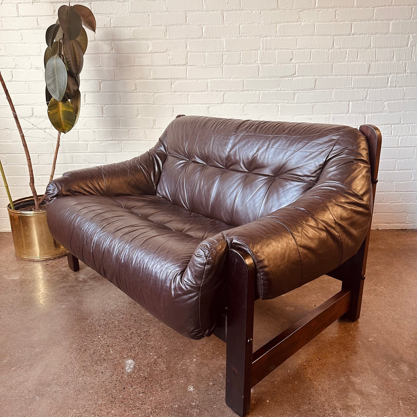 MOVEIS CORAZZA ROSEWOOD AND LEATHER LOVESEAT SOFA