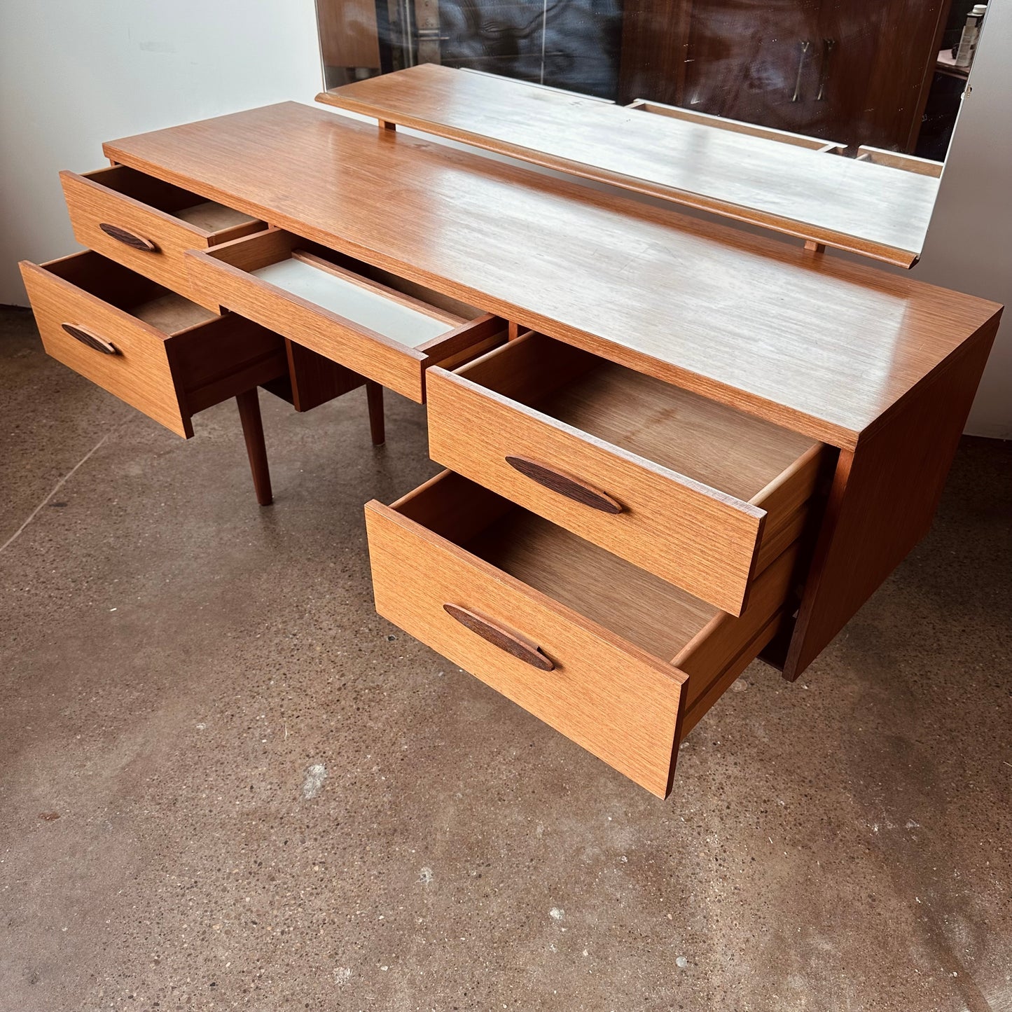FRANK GUILLE FOR AUSTINSUITES DANISH DRESSING VANITY WITH MIRROR