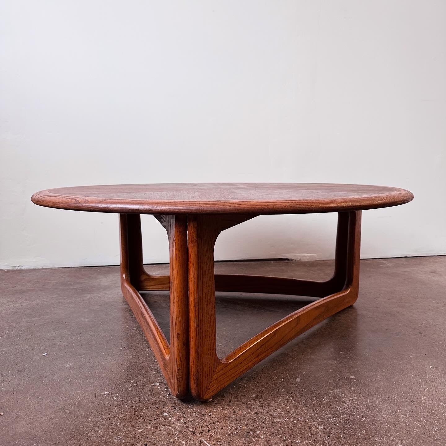 LANE PERCEPTION ROUND WALNUT COFFEE TABLE