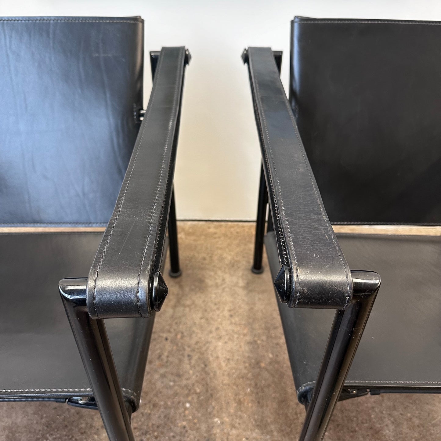 LE COURBUSIER LC1 BLACK SLING CHAIRS BY CASSINA