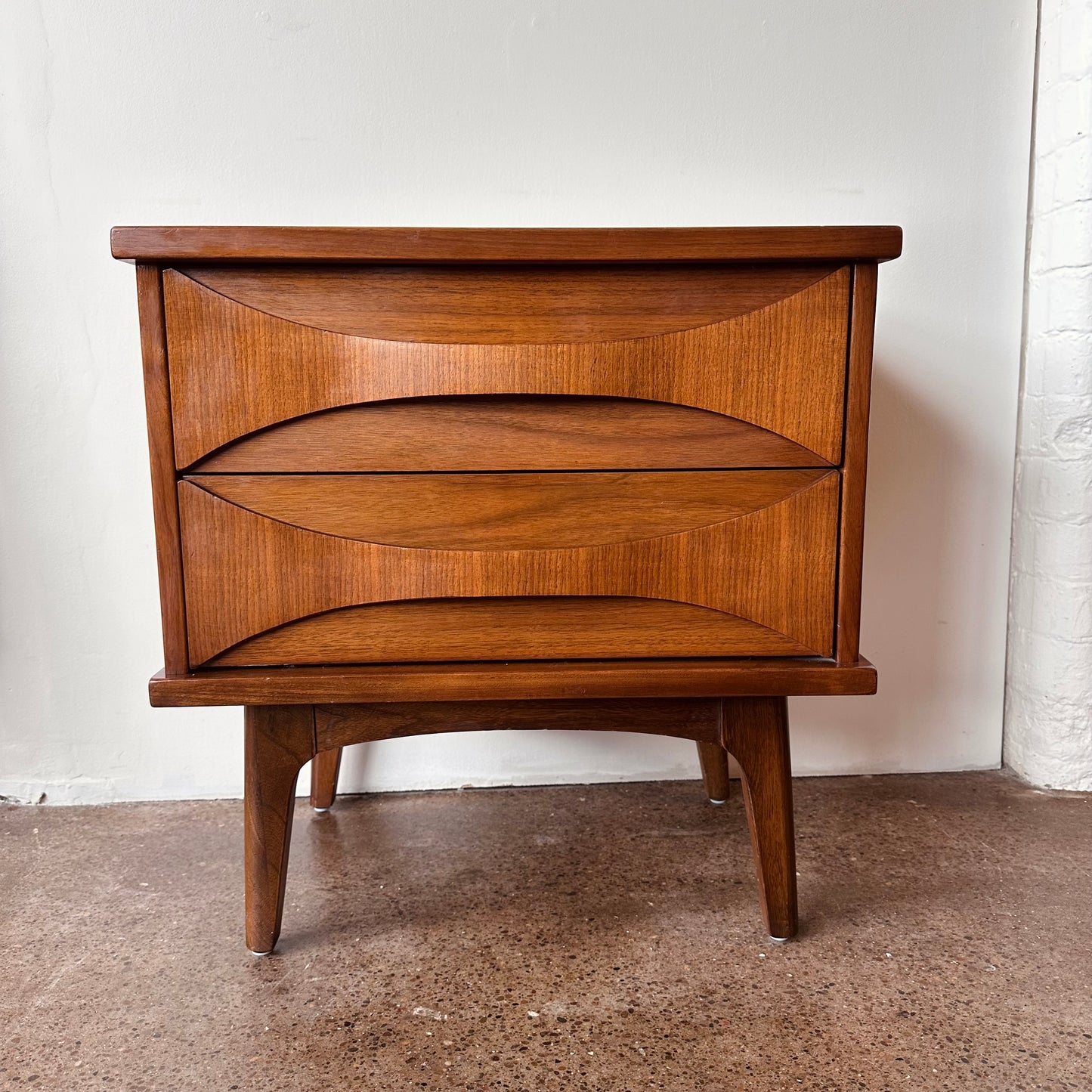 UNITED FURNITURE WALNUT NIGHTSTAND