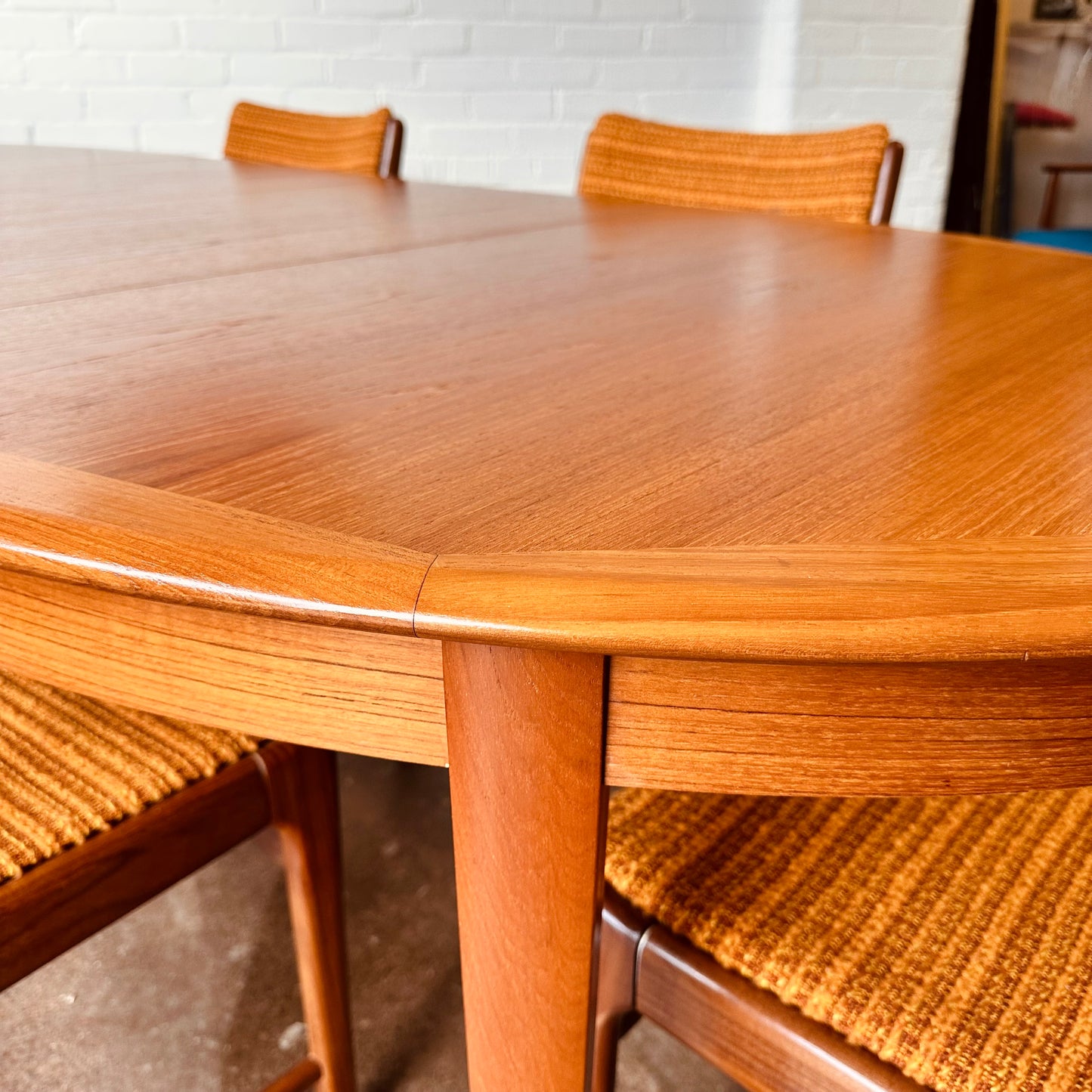 DANISH MODERN OVAL DINING TABLE WITH TWO LEAVES