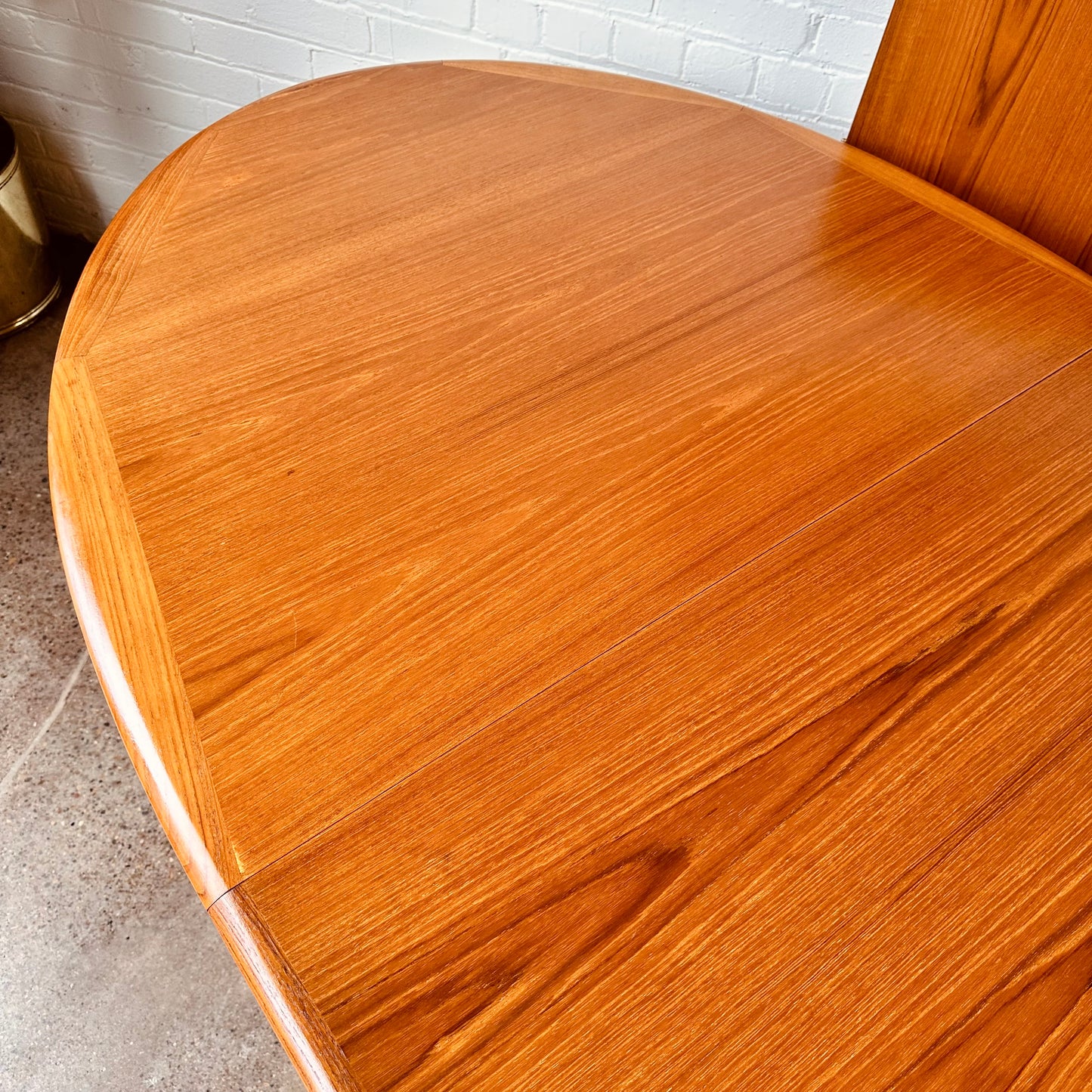 DANISH MODERN OVAL DINING TABLE WITH TWO LEAVES