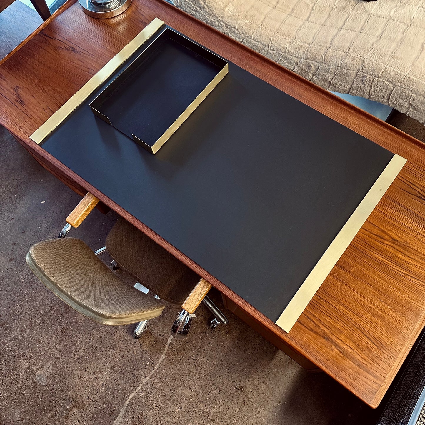 SMITH METAL ARTS RAILED DESK PAD AND TRAY