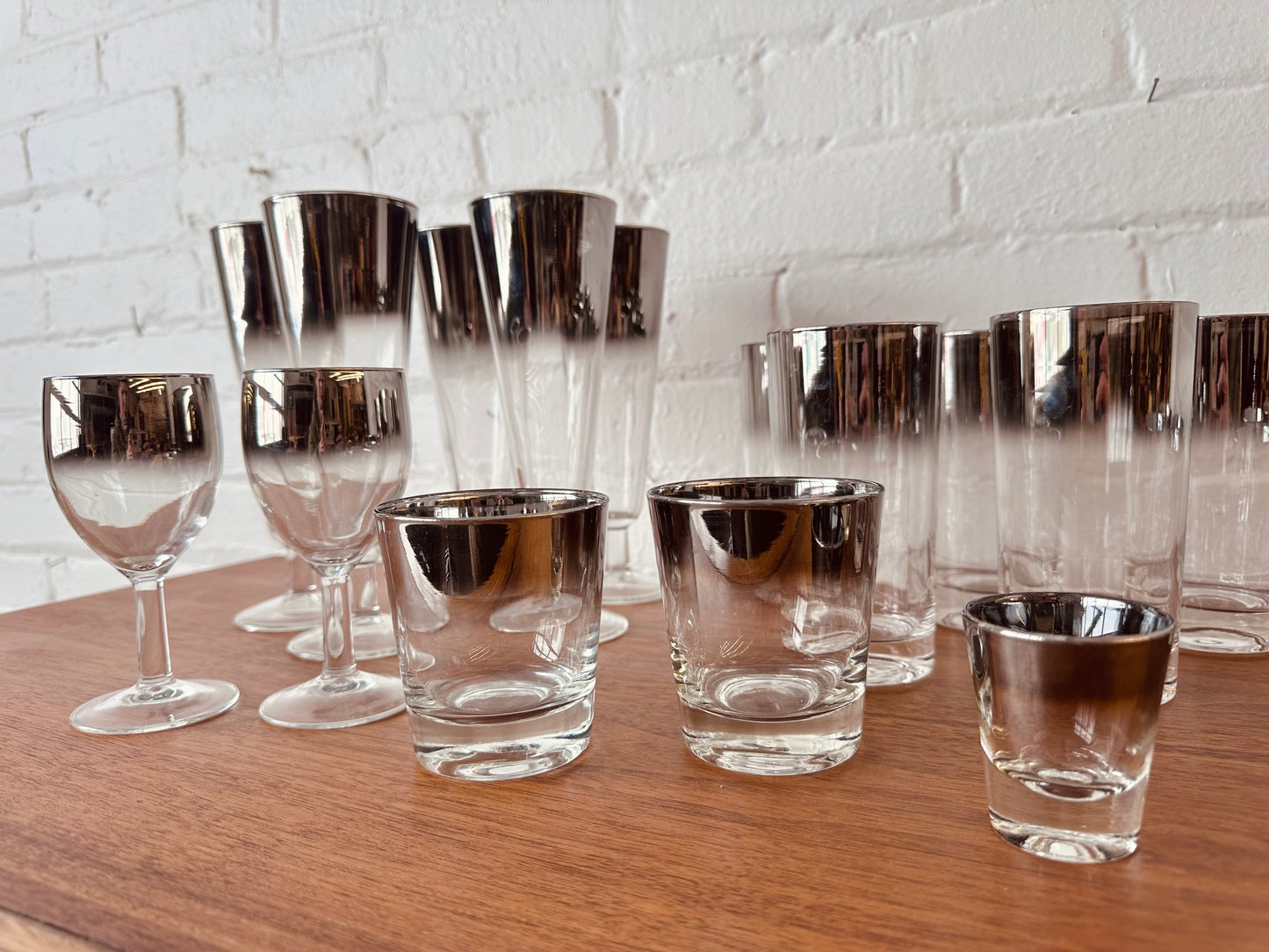 VITERON QUEEN’S LUSTER SILVER FADE GLASSWARE SET