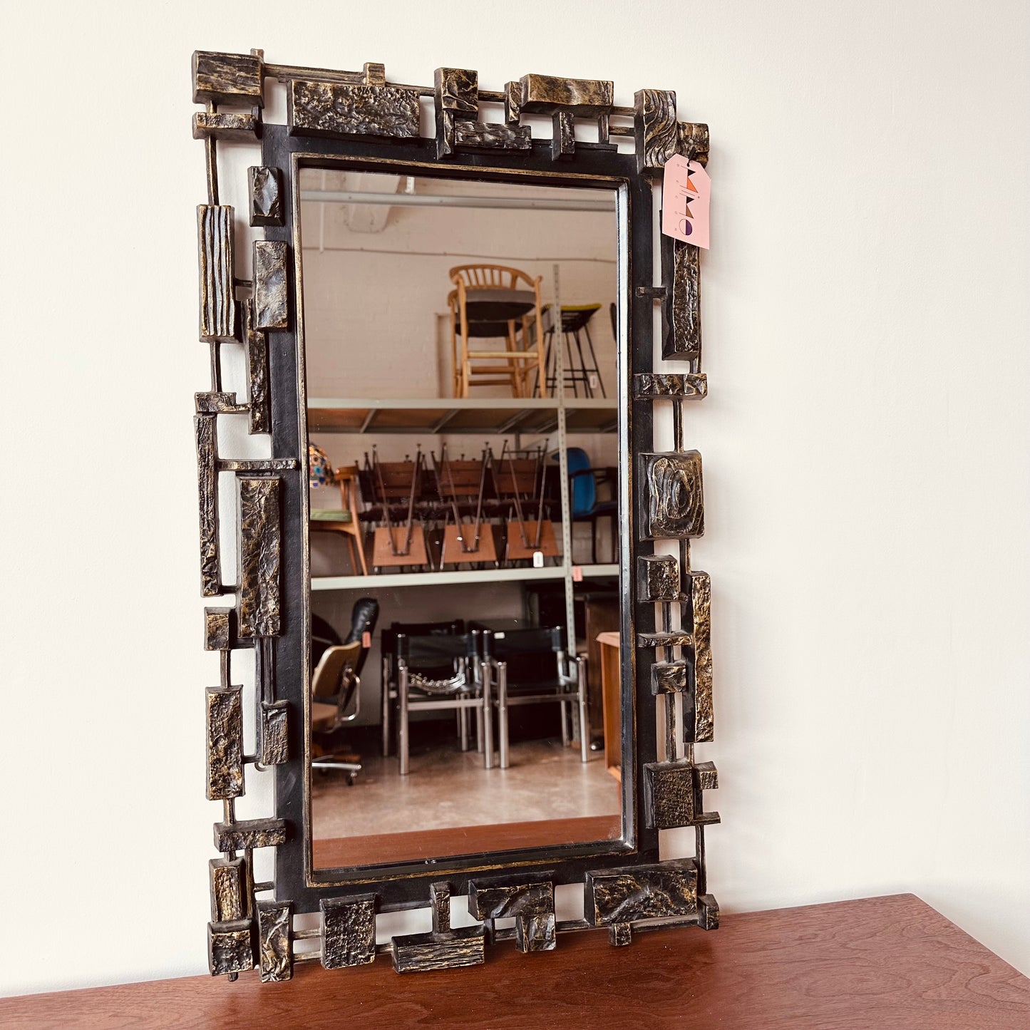 GEOMETRIC BRUTALIST SYROCO STYLE MIRROR WALL