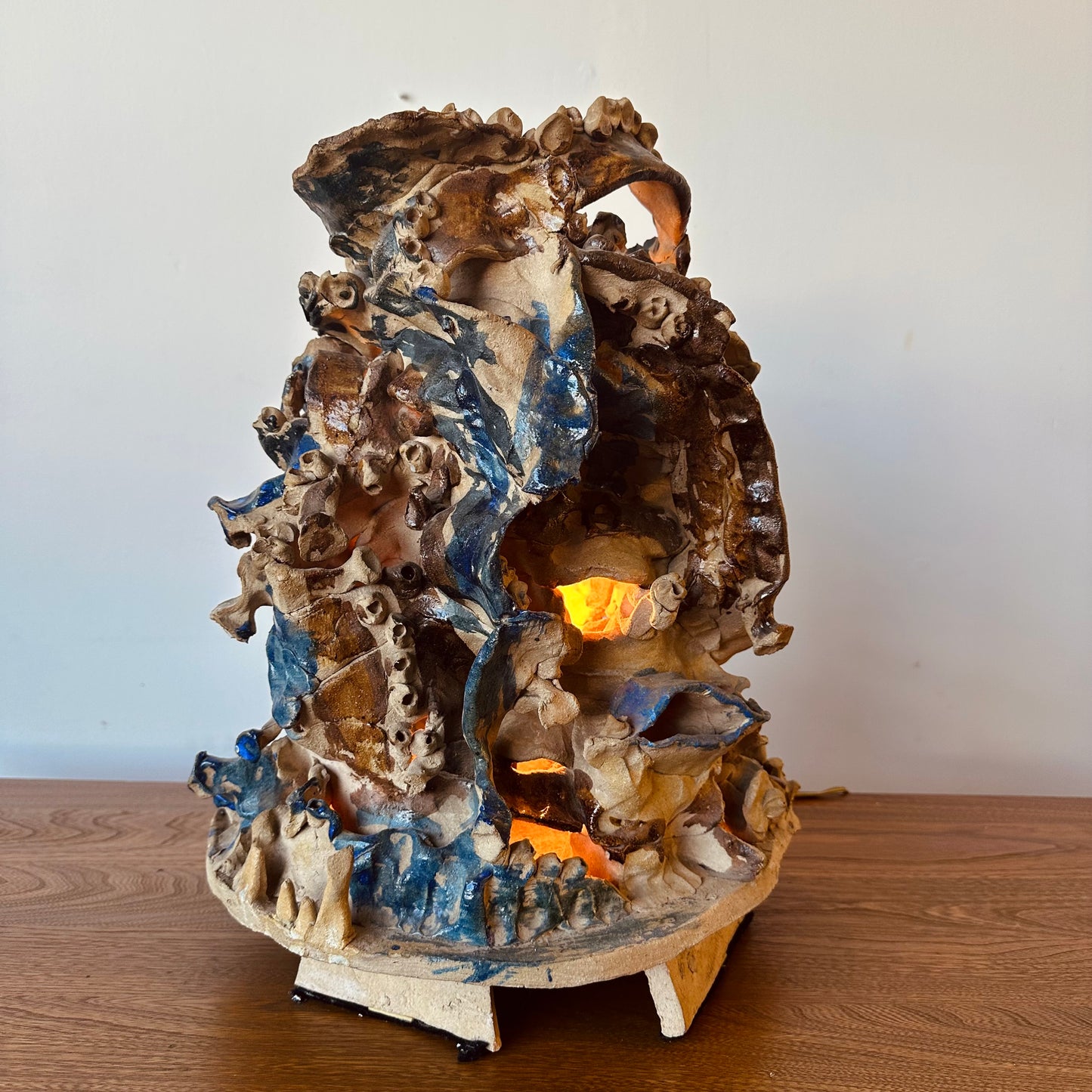 ABSTRACT CERAMIC GLAZED SCULPTURAL LAMP