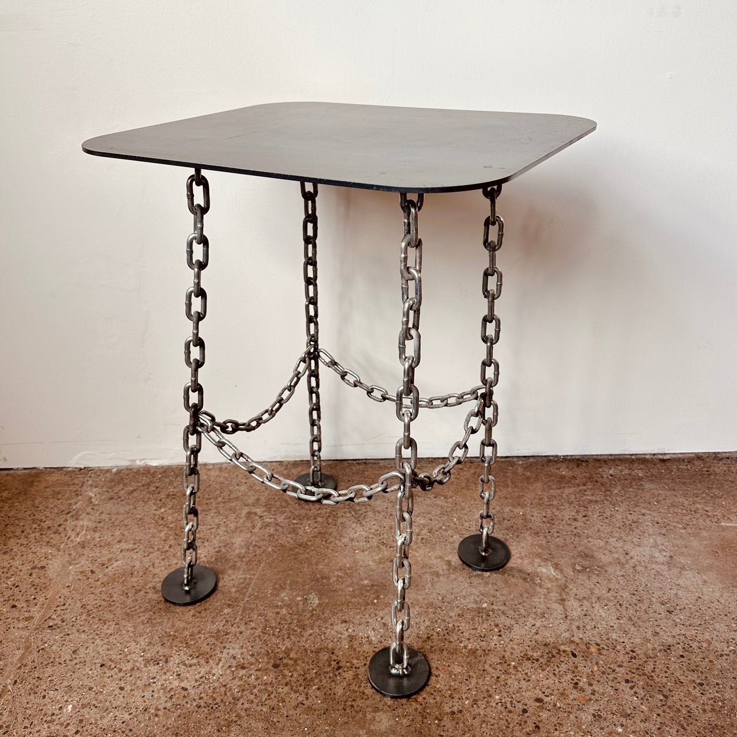 BRUTALIST CHAIN LINK STEEL SIDE TABLE