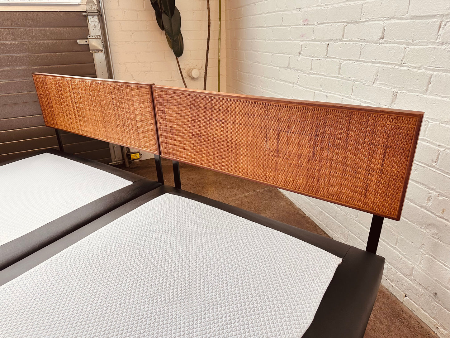 RICHARD SCHULTZ FOR KNOLL EARLY TWIN SIZE BEDS