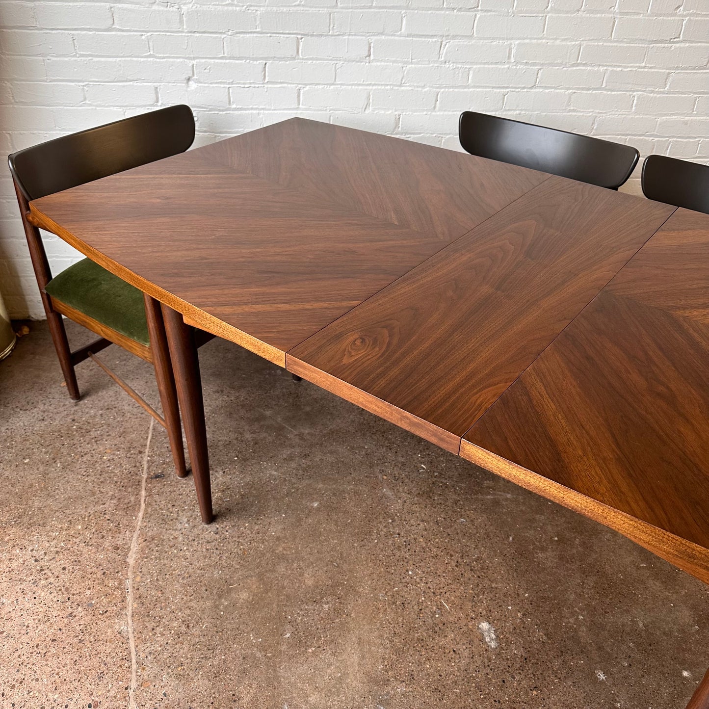 WALNUT DINING SET BY MERTON GERSHUN FOR AMERICAN OF MARTINSVILLE