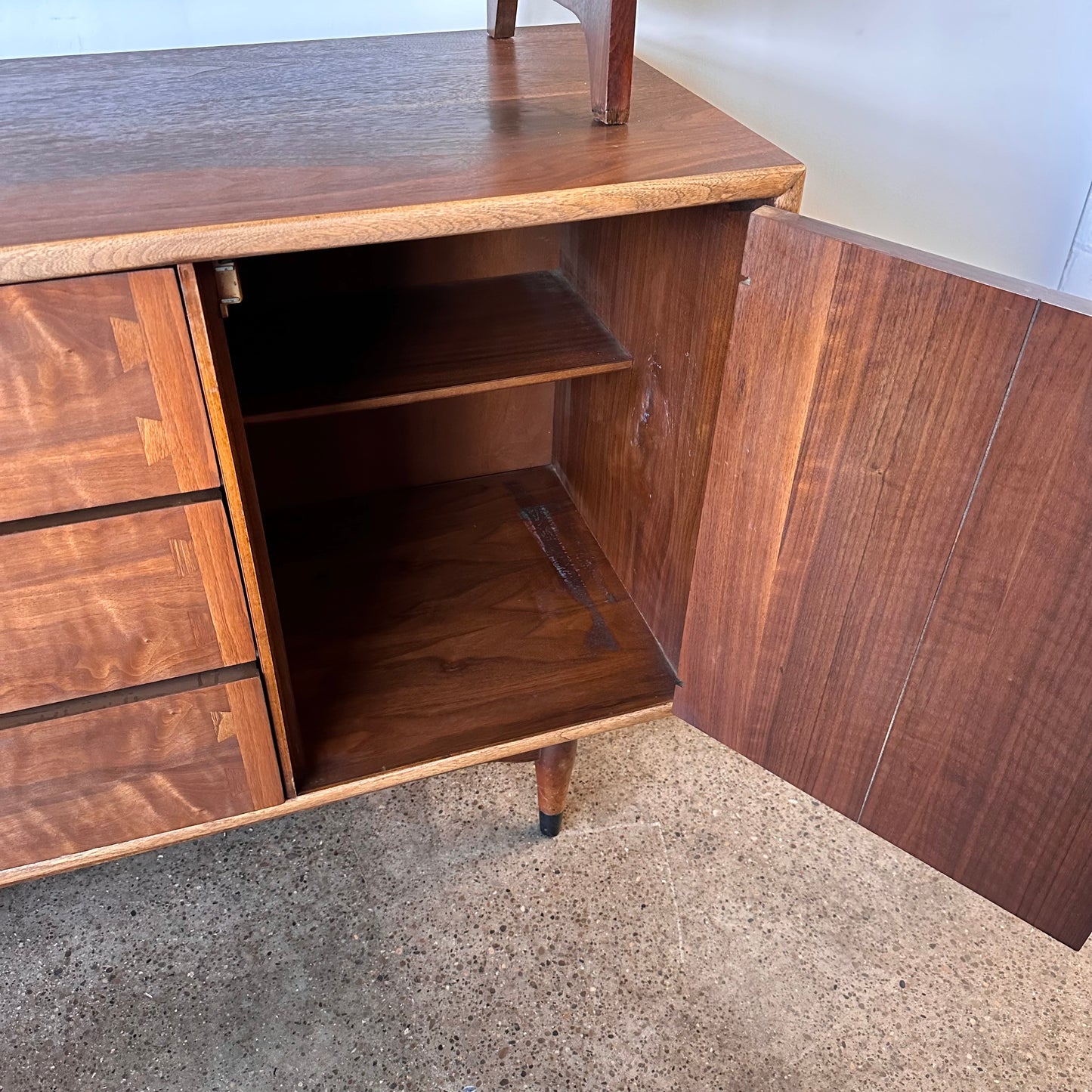 LANE ACCLAIM ANDRES BUS MID-CENTURY TWO PIECE HUTCH