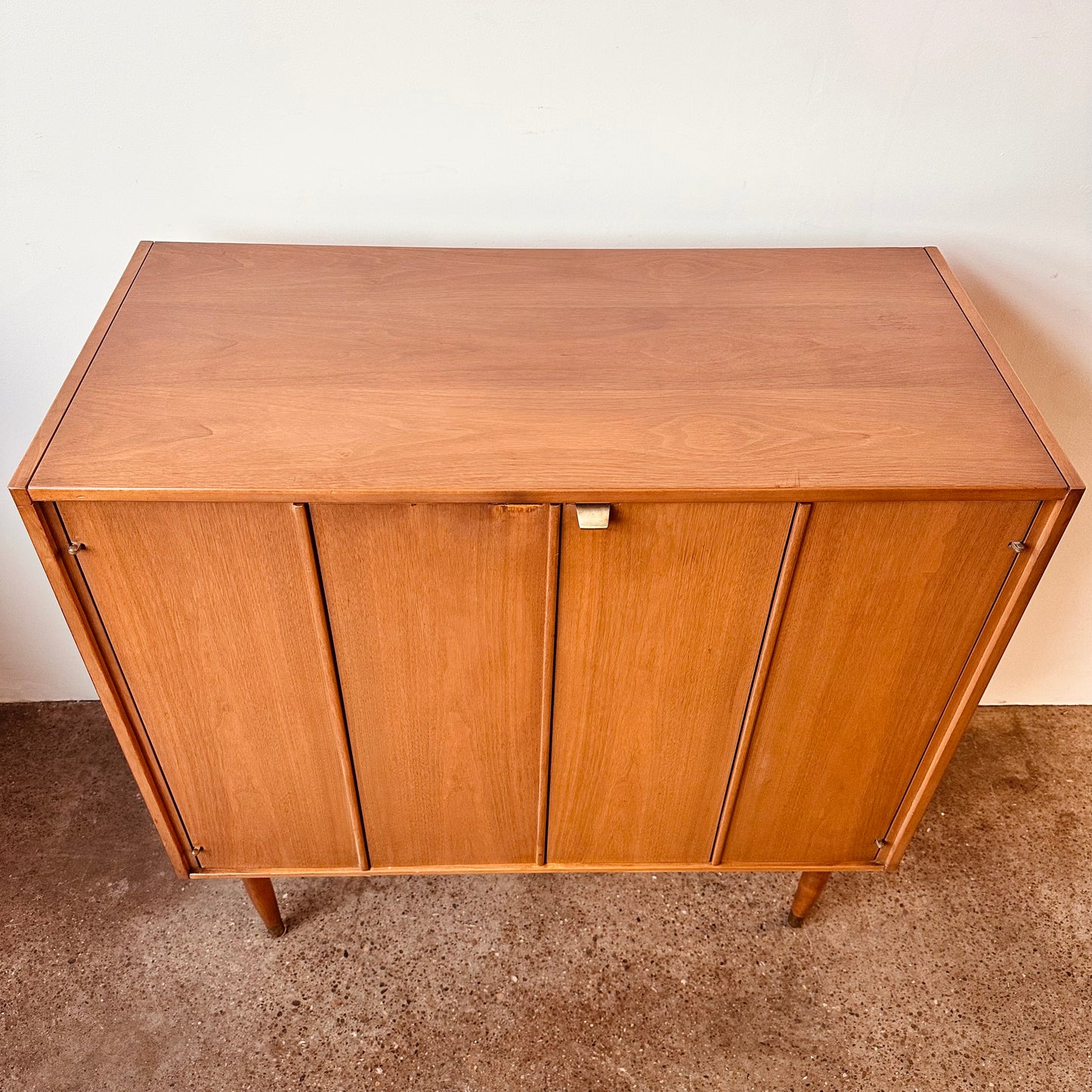 ACCORDION DOOR HONEY TONE BAR CABINET