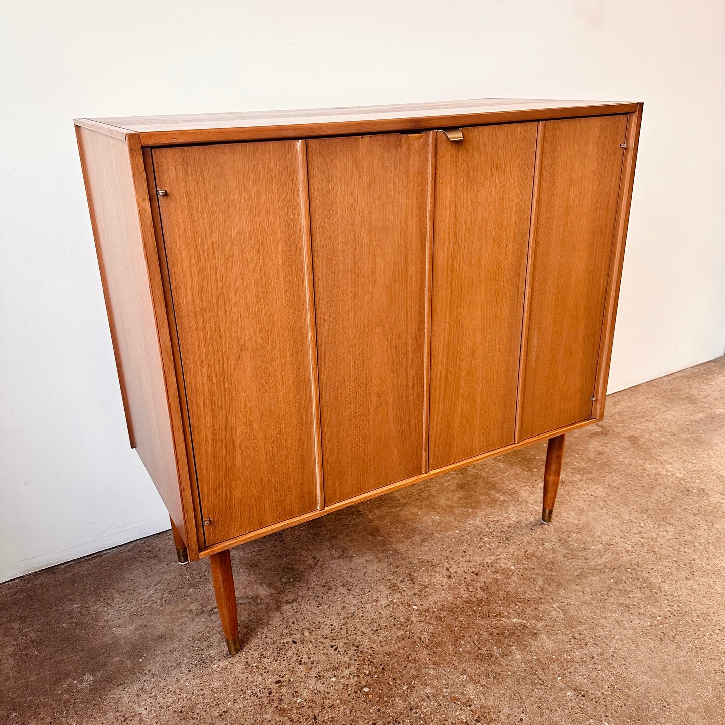 ACCORDION DOOR HONEY TONE BAR CABINET