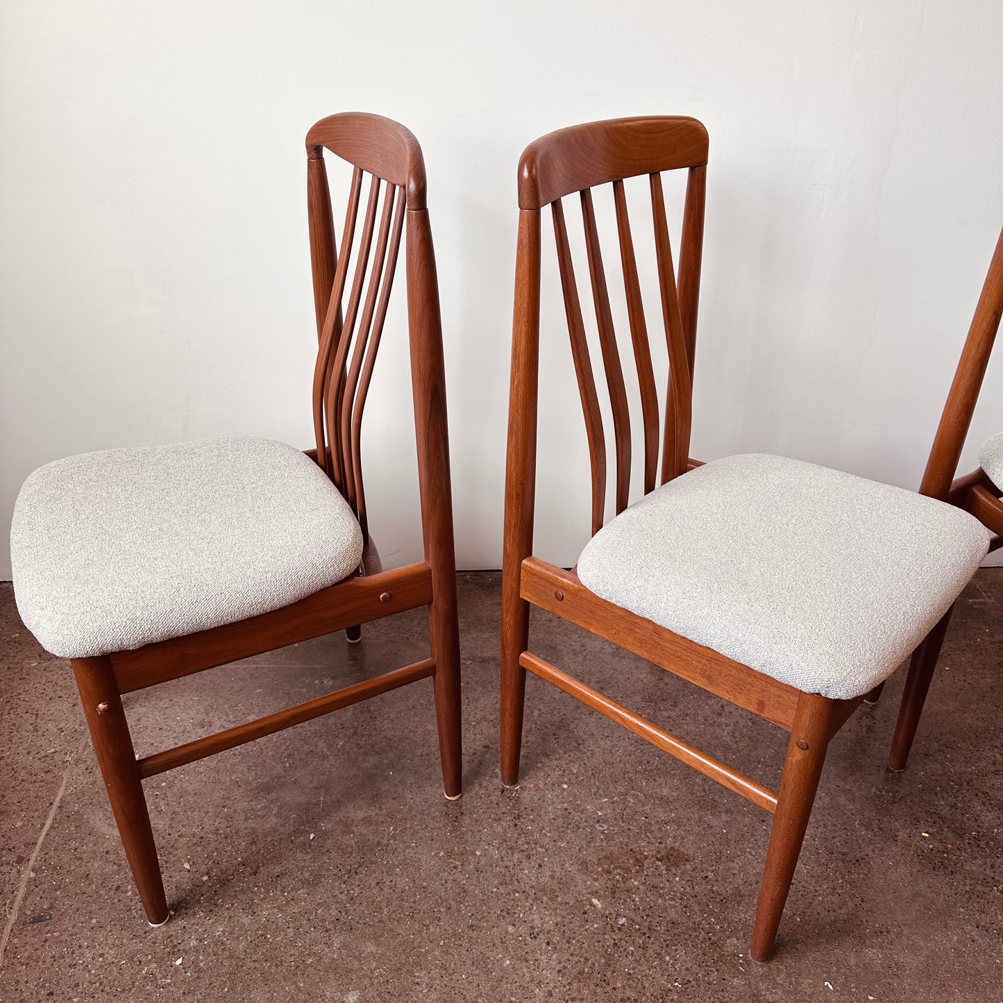 TEAK BENNY LINDEN RAILBACK DINING CHAIRS - S/6