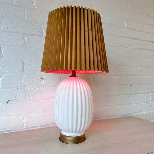 VINTAGE FROSTED GLASS RIBBED TABLE LAMP