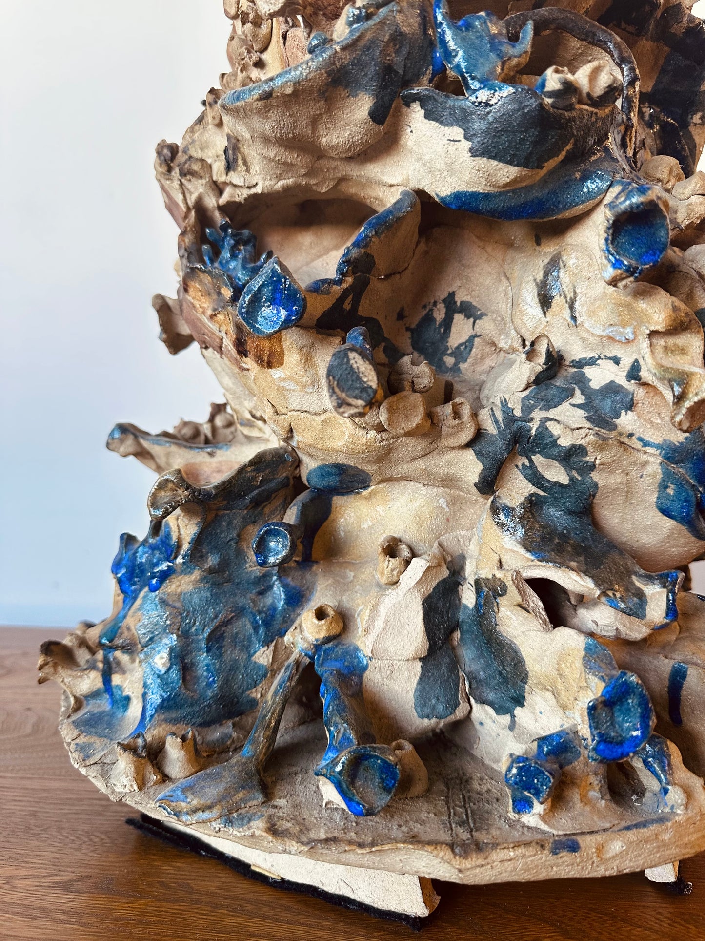 ABSTRACT CERAMIC GLAZED SCULPTURAL LAMP
