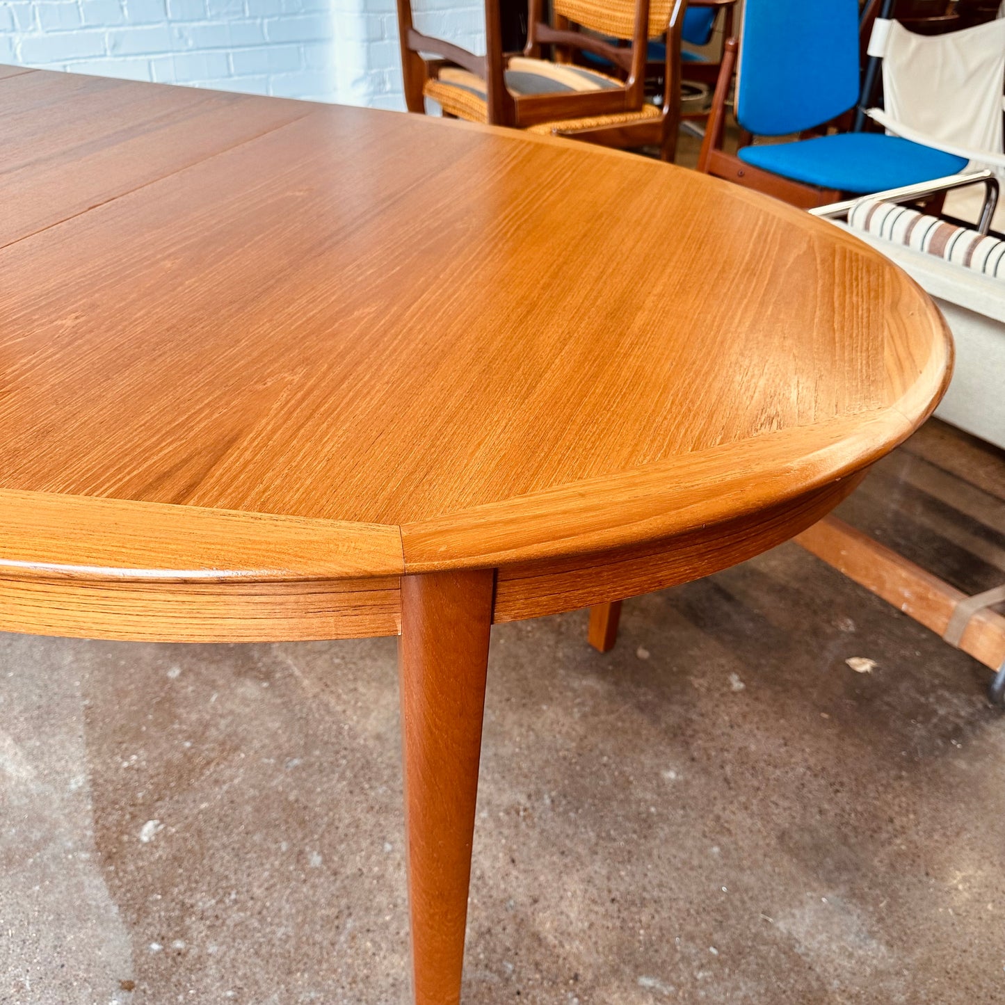 DANISH MODERN OVAL DINING TABLE WITH TWO LEAVES