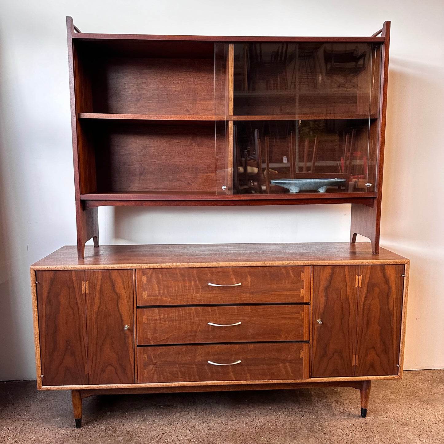 LANE ACCLAIM ANDRES BUS MID-CENTURY TWO PIECE HUTCH