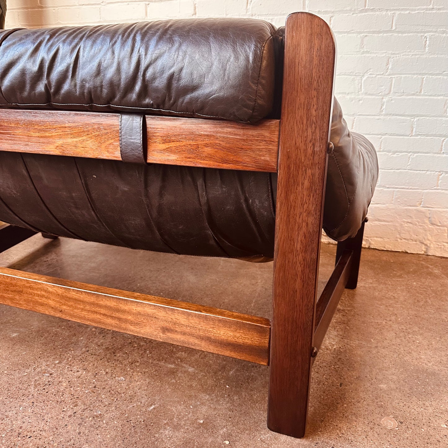 MOVEIS CORAZZA ROSEWOOD AND LEATHER LOVESEAT SOFA