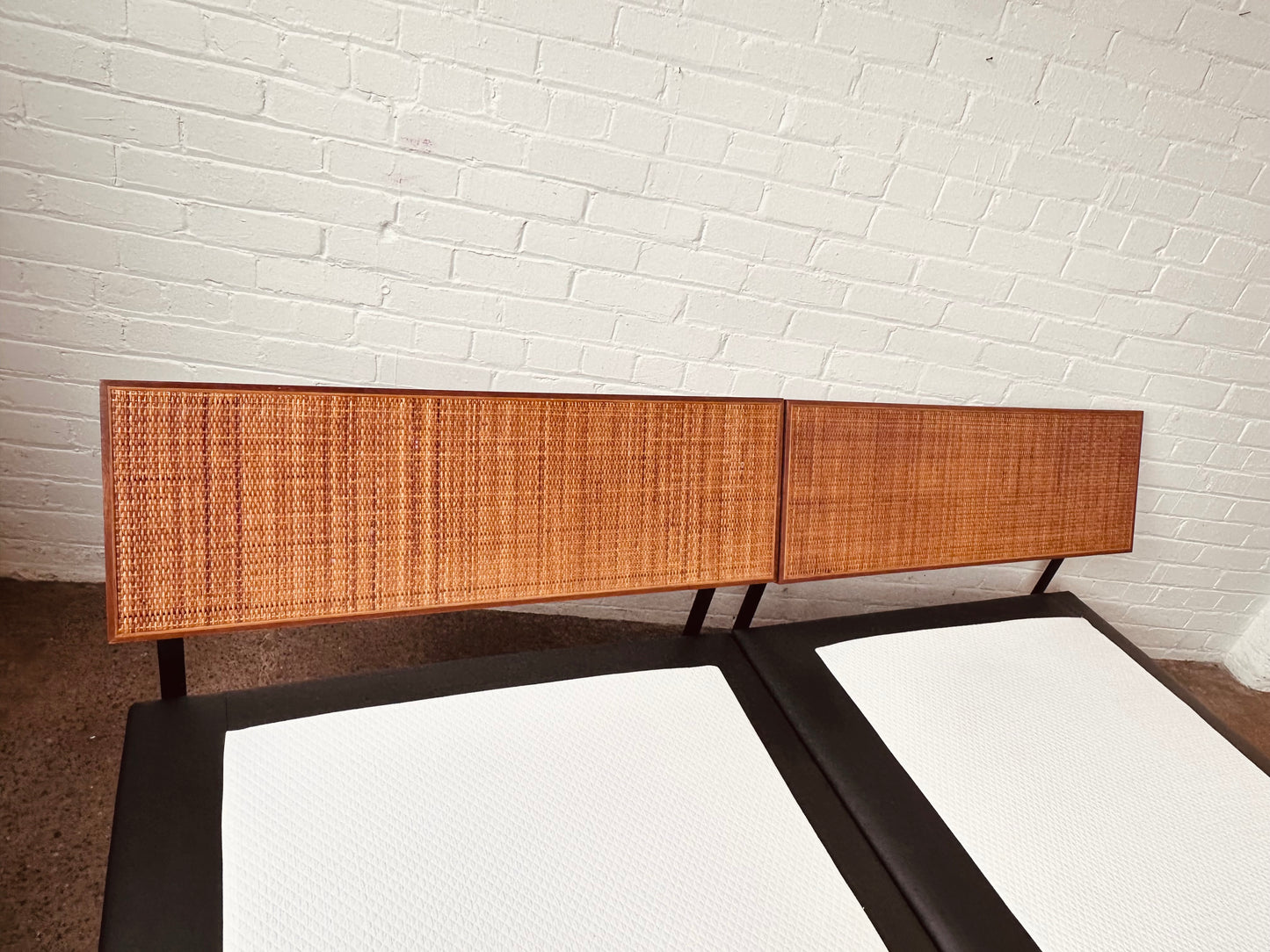 RICHARD SCHULTZ FOR KNOLL EARLY TWIN SIZE BEDS