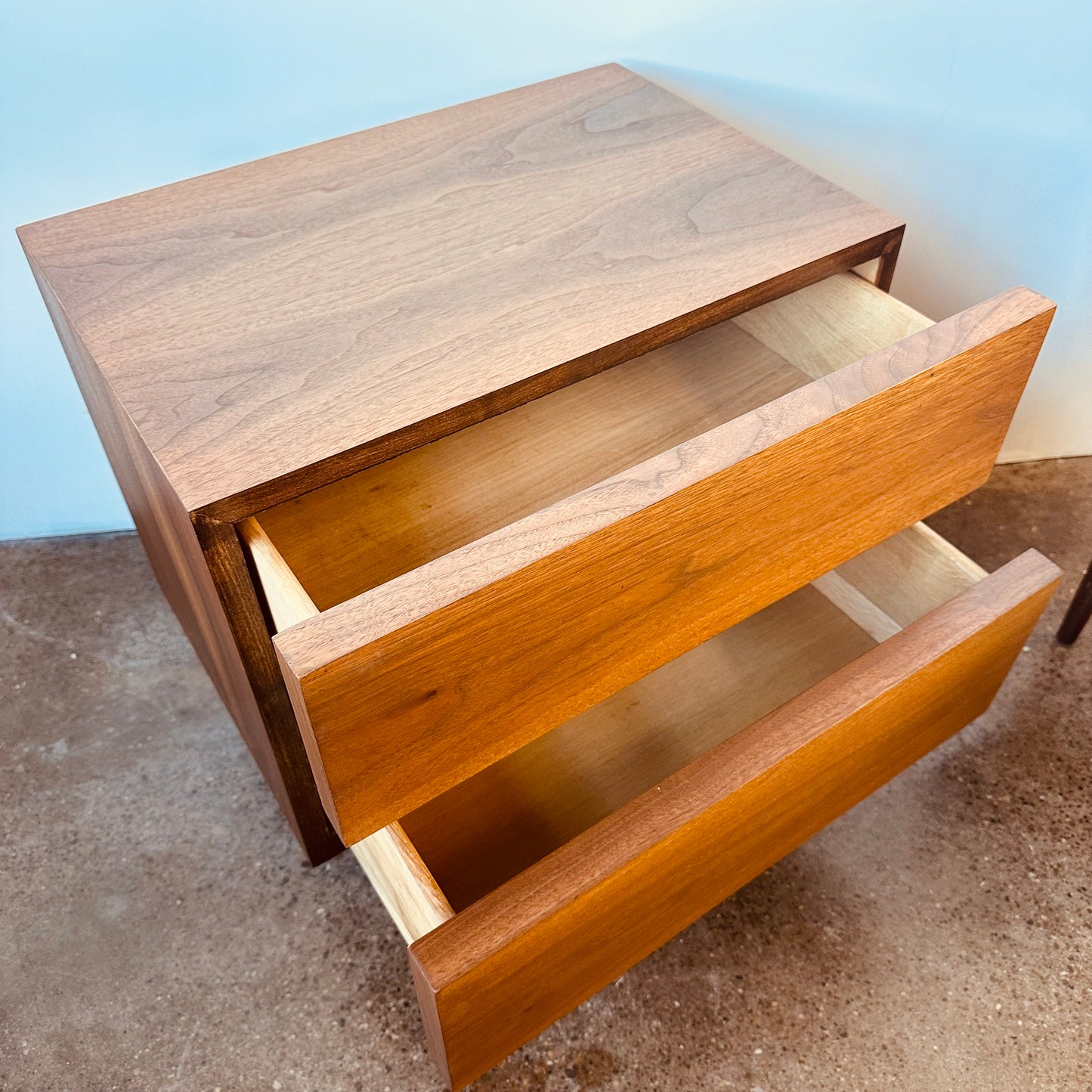 MERTON GERSHUN FOR AMERICAN OF MARTINSVILLE DANIA NIGHTSTAND