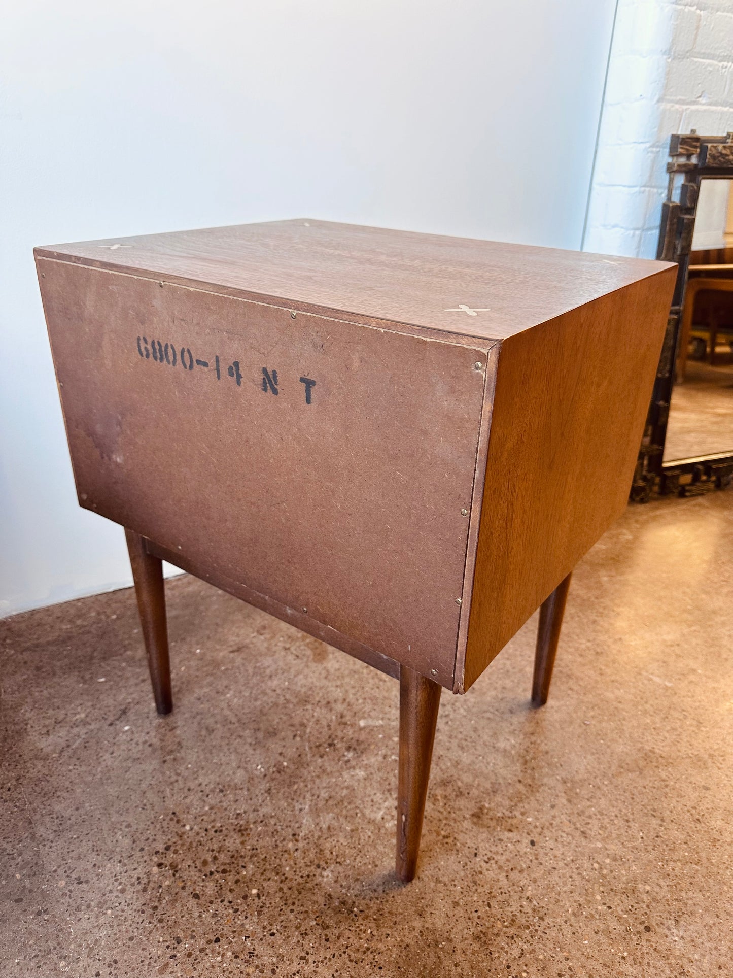 MERTON GERSHUN FOR AMERICAN OF MARTINSVILLE WALNUT & BRASS INLAY NIGHTSTAND