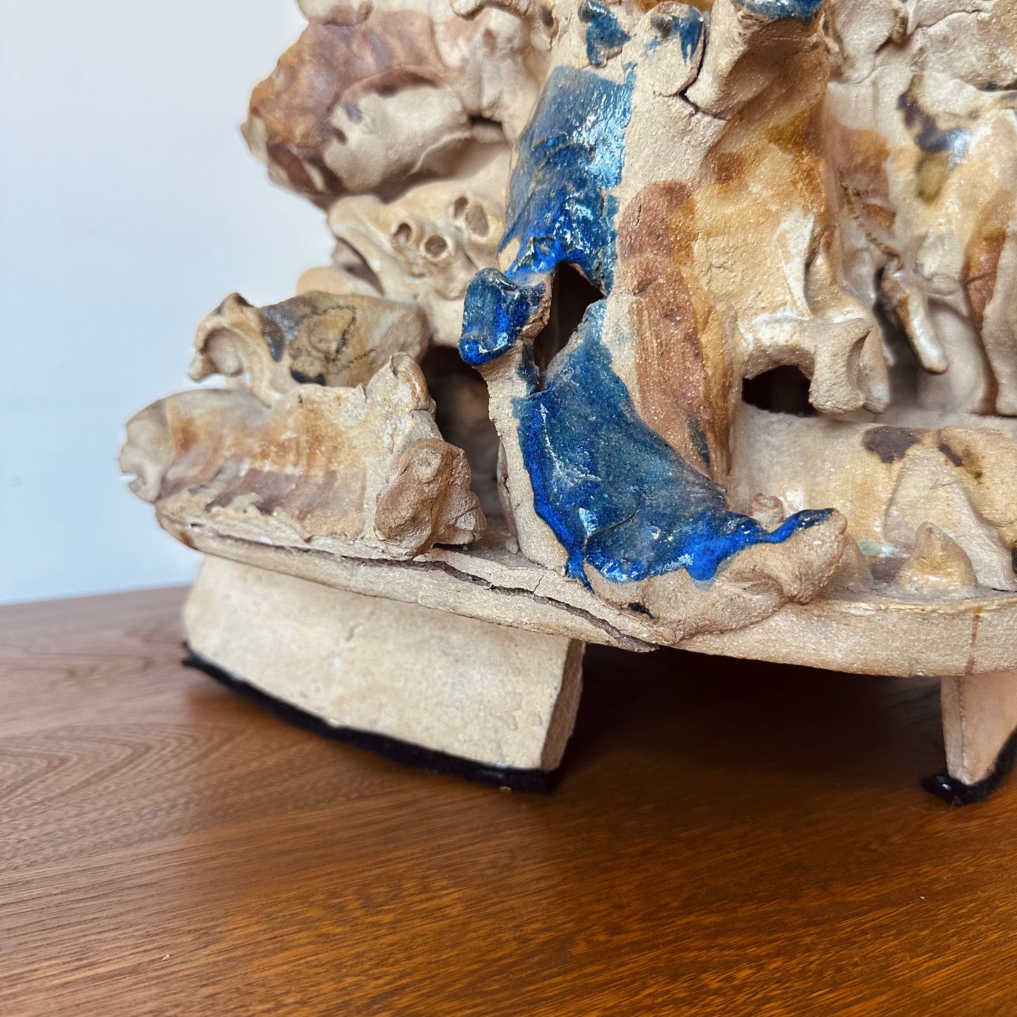 ABSTRACT CERAMIC GLAZED SCULPTURAL LAMP