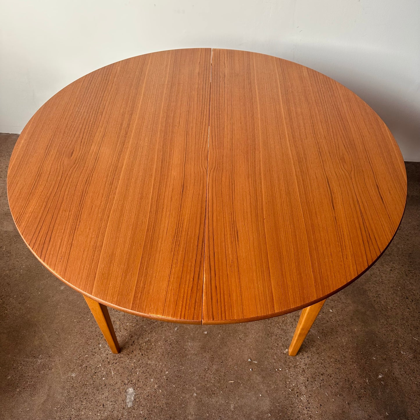 DANISH TEAK ROUND TO OVAL DINING TABLE