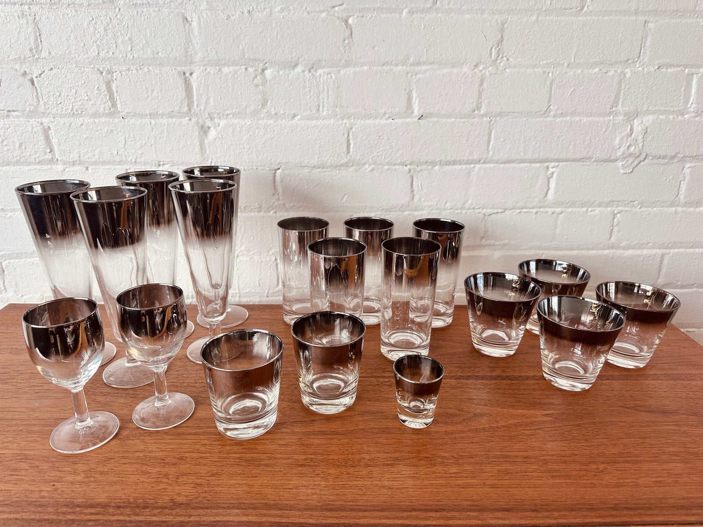 VITERON QUEEN’S LUSTER SILVER FADE GLASSWARE SET