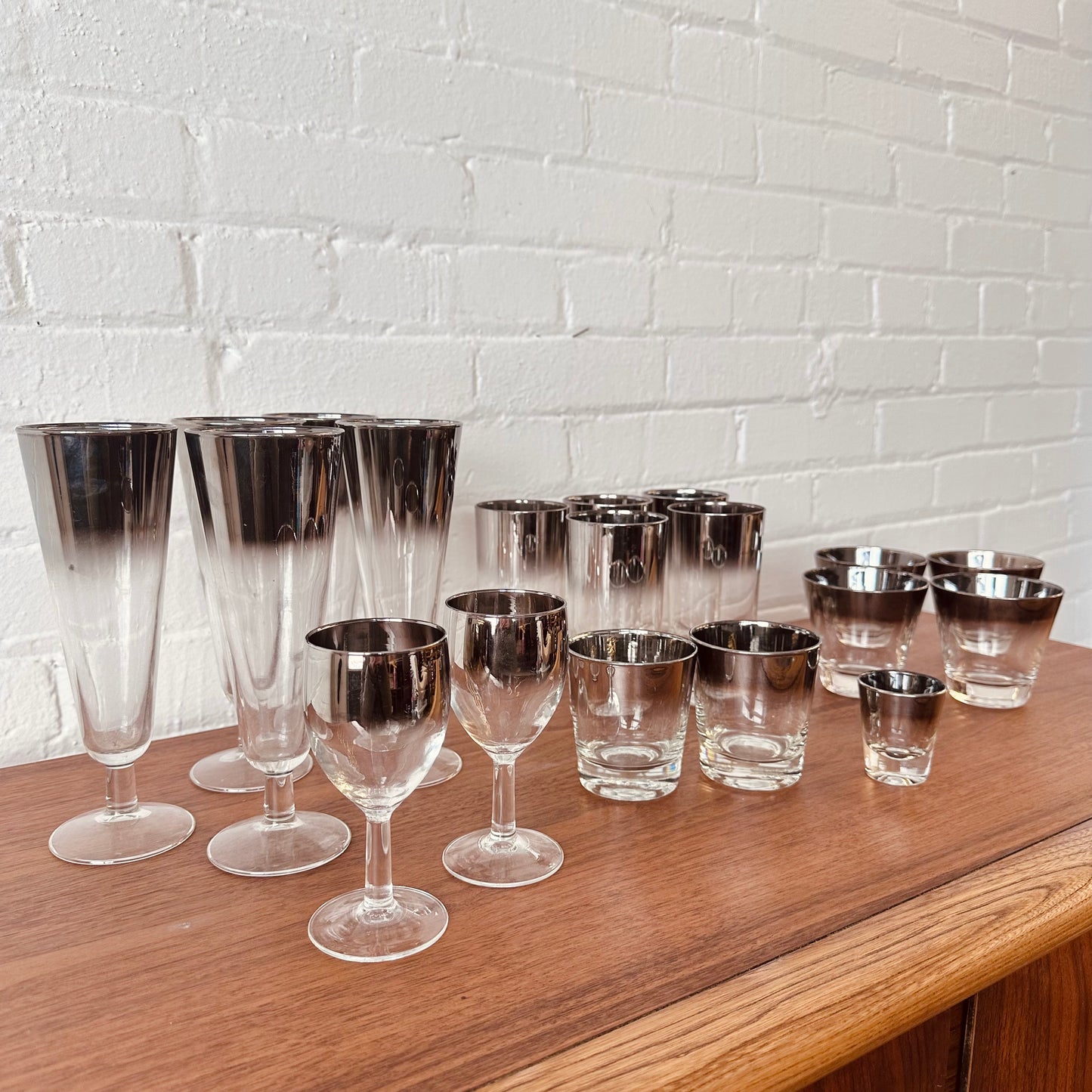 VITERON QUEEN’S LUSTER SILVER FADE GLASSWARE SET