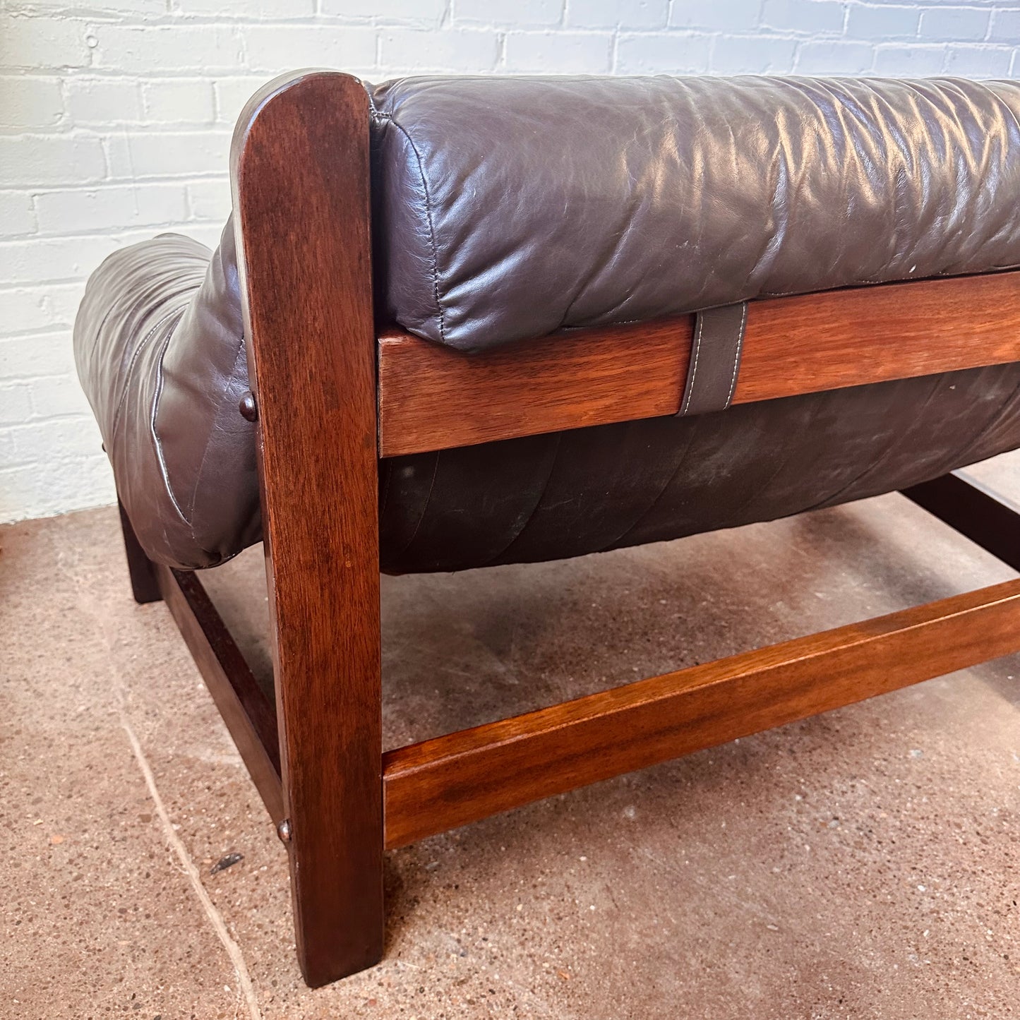 MOVEIS CORAZZA ROSEWOOD AND LEATHER LOVESEAT SOFA