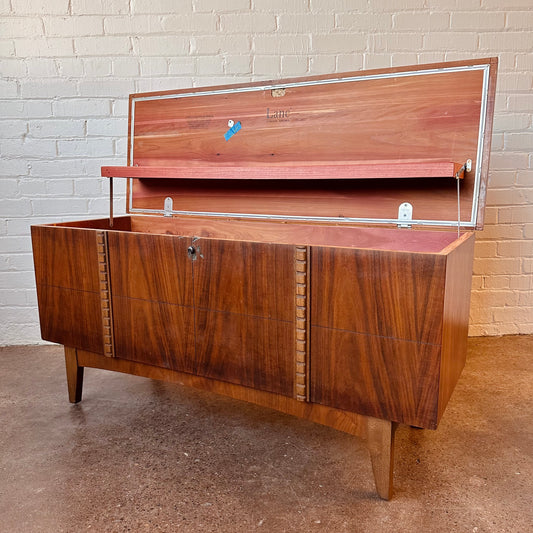 LANE FURNITURE MID-CENTURY MODERN WALNUT CEDAR TRUNK CHEST C.1960S