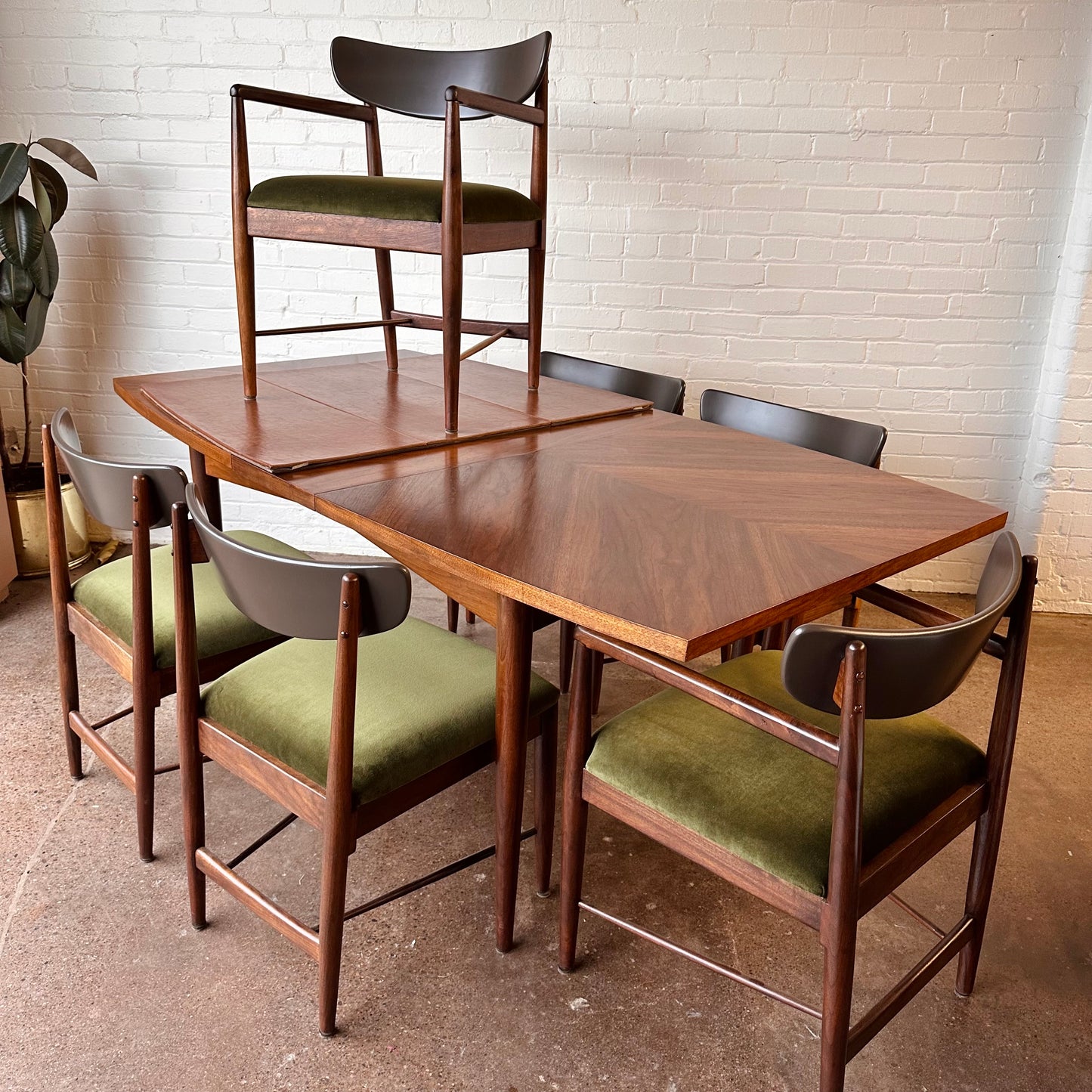 WALNUT DINING SET BY MERTON GERSHUN FOR AMERICAN OF MARTINSVILLE