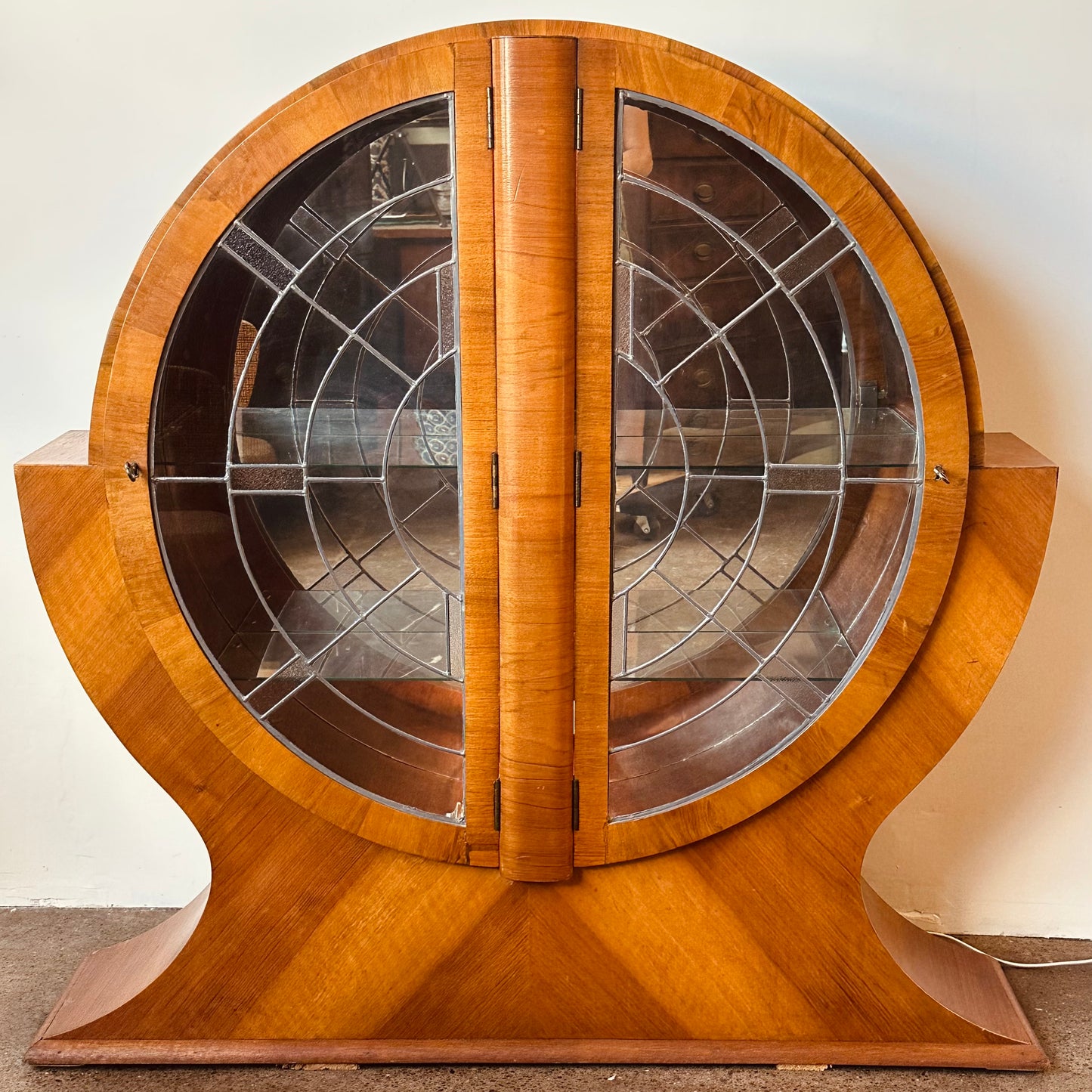 ART DECO CIRCULAR LEADED GLASS SUPERLATIVE CABINET C. 1930S