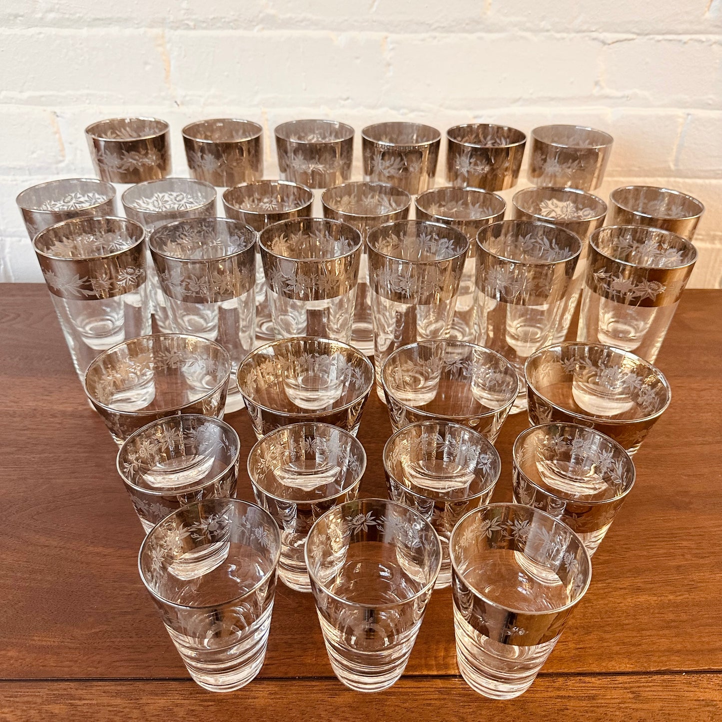 DOROTHY THORPE THISTLE PATTERN SILVER RIM GLASSWARE - SET OF 30