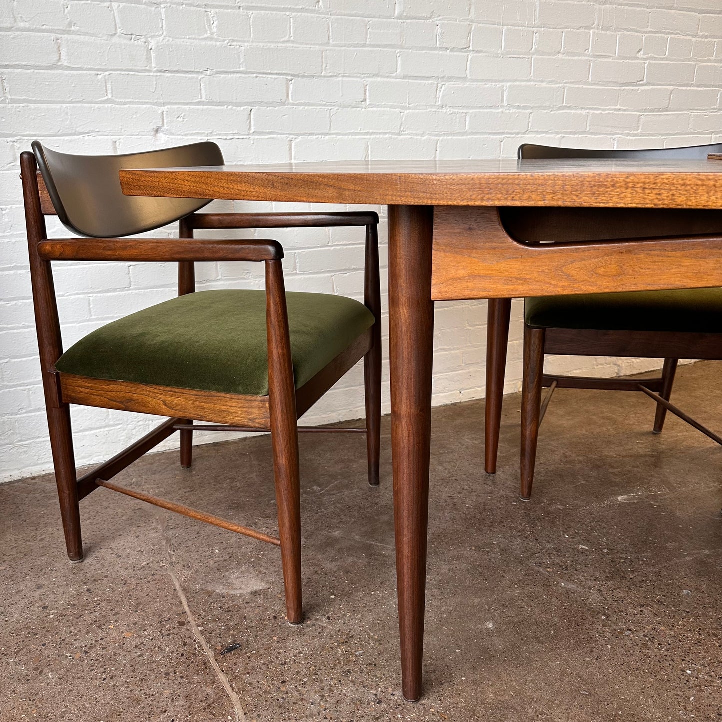 WALNUT DINING SET BY MERTON GERSHUN FOR AMERICAN OF MARTINSVILLE