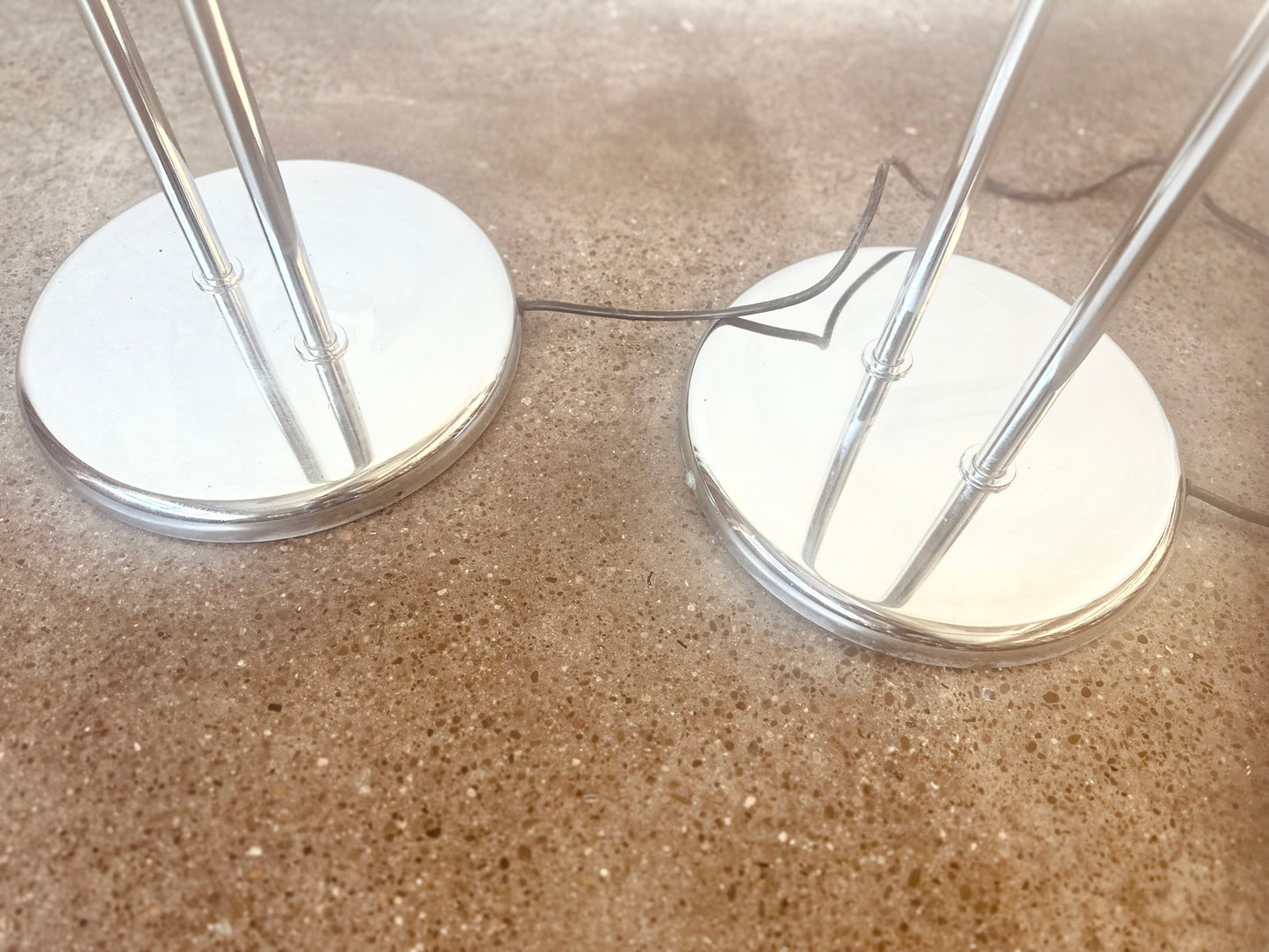 MODERNIST CHROME AND GLASS ESTILUZ FLOOR LAMP BY LEONARDO MARELLI